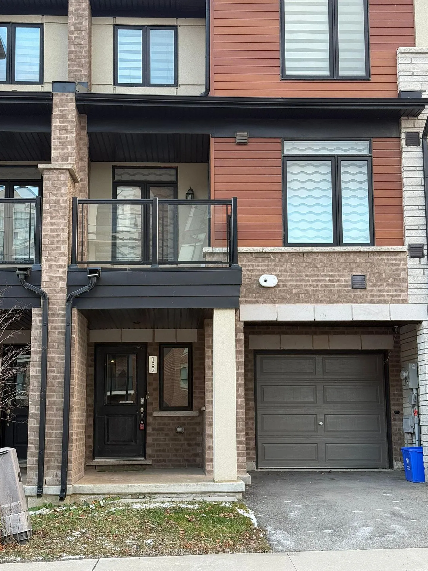 Photo 1 of Unit 132, 590 N Service Road, Hamilton, Lakeshore — HOMEH
