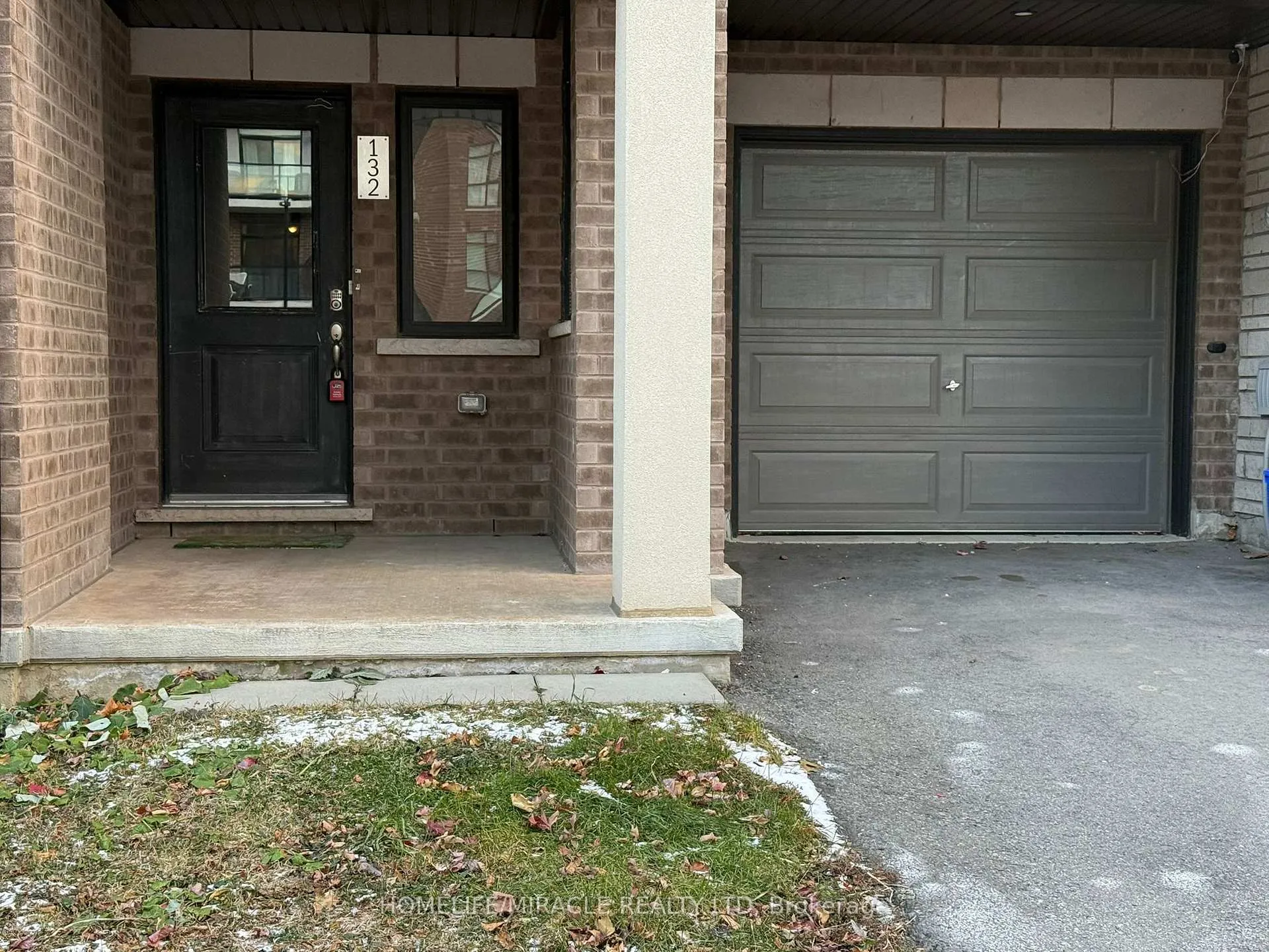 Photo 3 of Unit 132, 590 N Service Road, Hamilton, Lakeshore — HOMEH