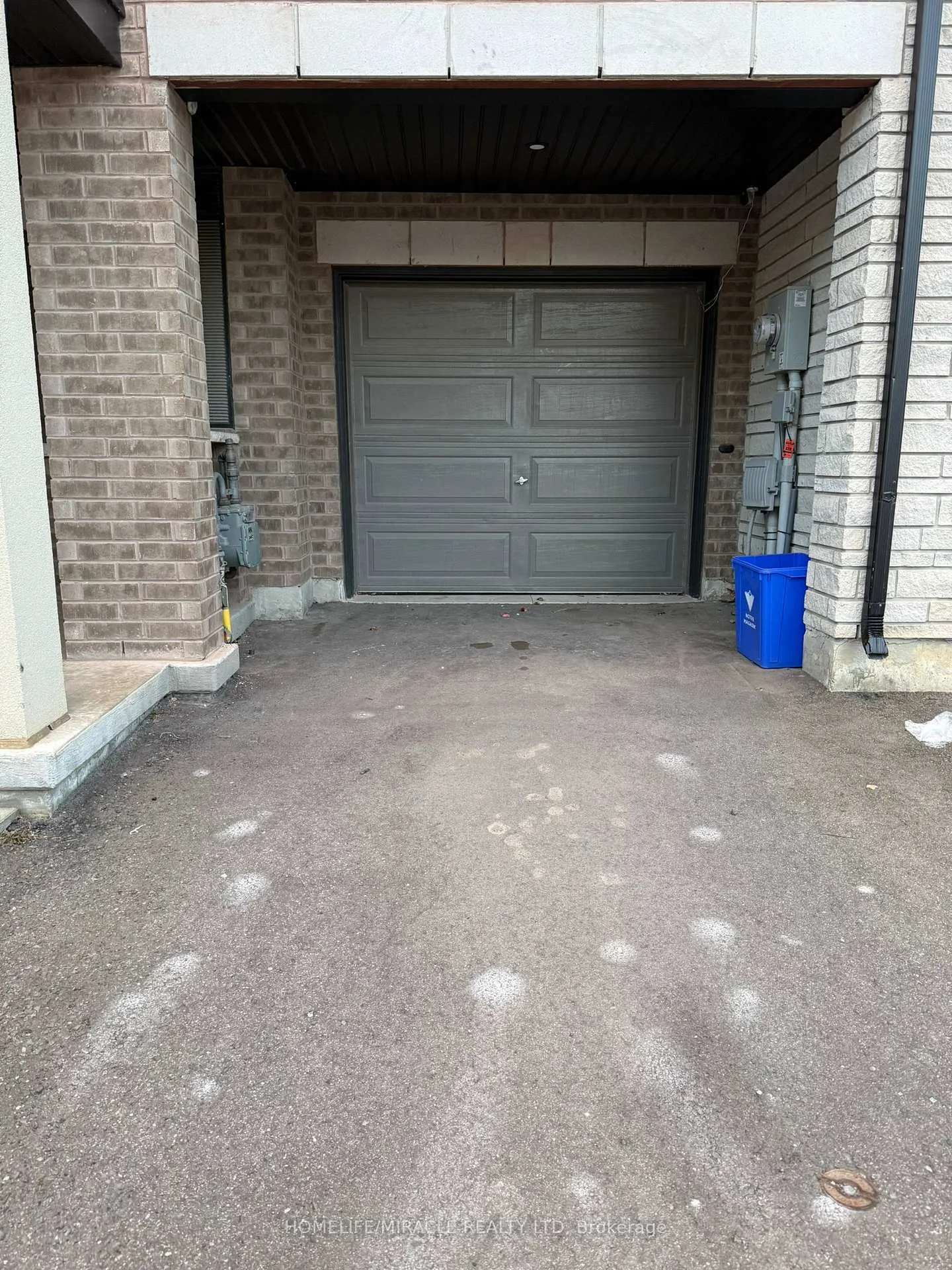 Photo 4 of Unit 132, 590 N Service Road, Hamilton, Lakeshore — HOMEH