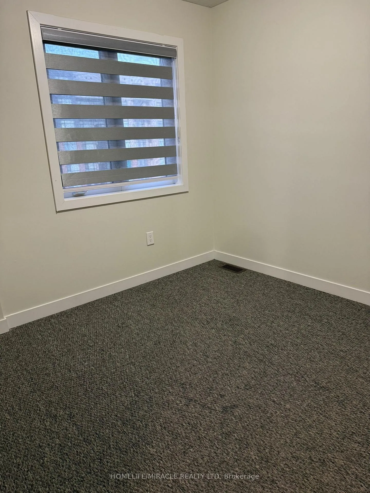 Photo 6 of Unit 132, 590 N Service Road, Hamilton, Lakeshore — HOMEH
