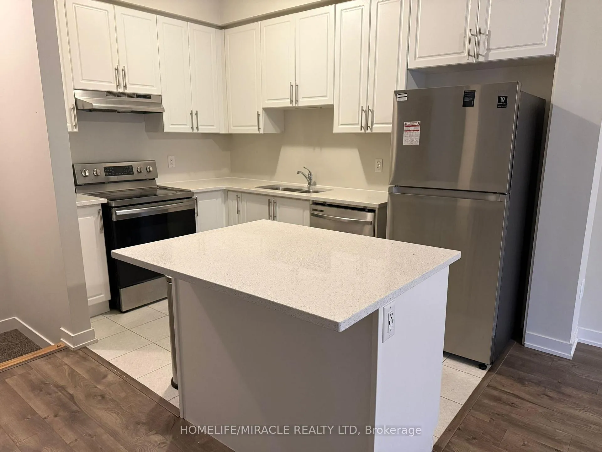 Photo 8 of Unit 132, 590 N Service Road, Hamilton, Lakeshore — HOMEH