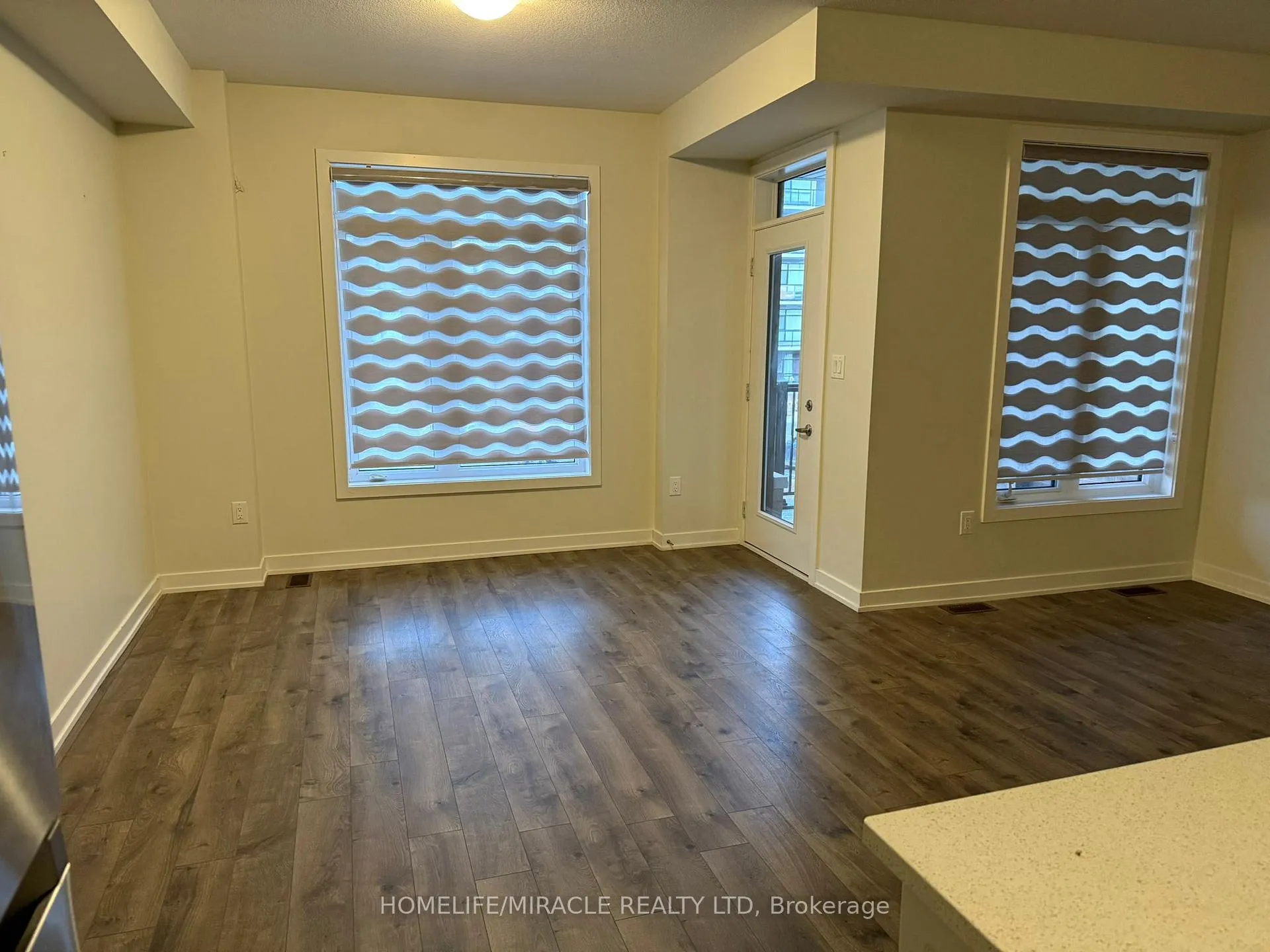 Photo 12 of Unit 132, 590 N Service Road, Hamilton, Lakeshore — HOMEH