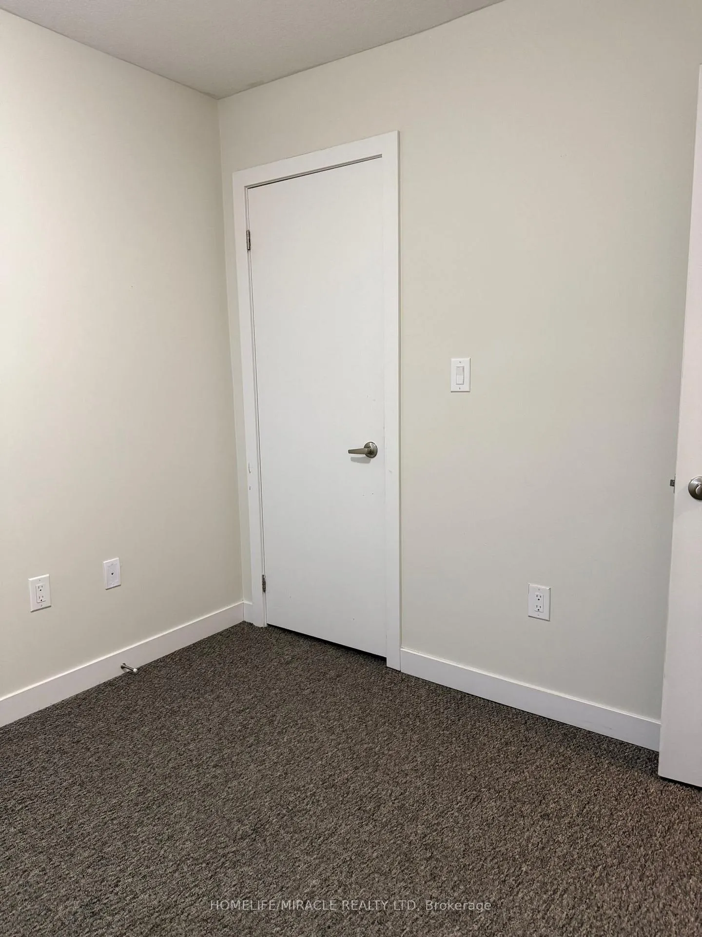 Photo 15 of Unit 132, 590 N Service Road, Hamilton, Lakeshore — HOMEH