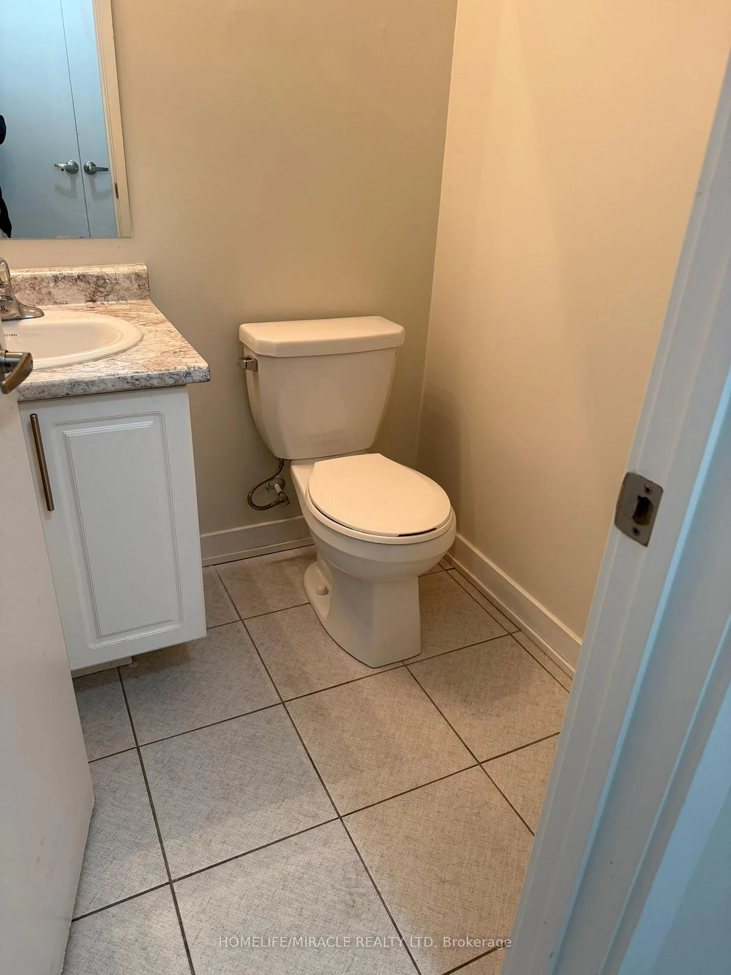 Photo 21 of Unit 132, 590 N Service Road, Hamilton, Lakeshore — HOMEH