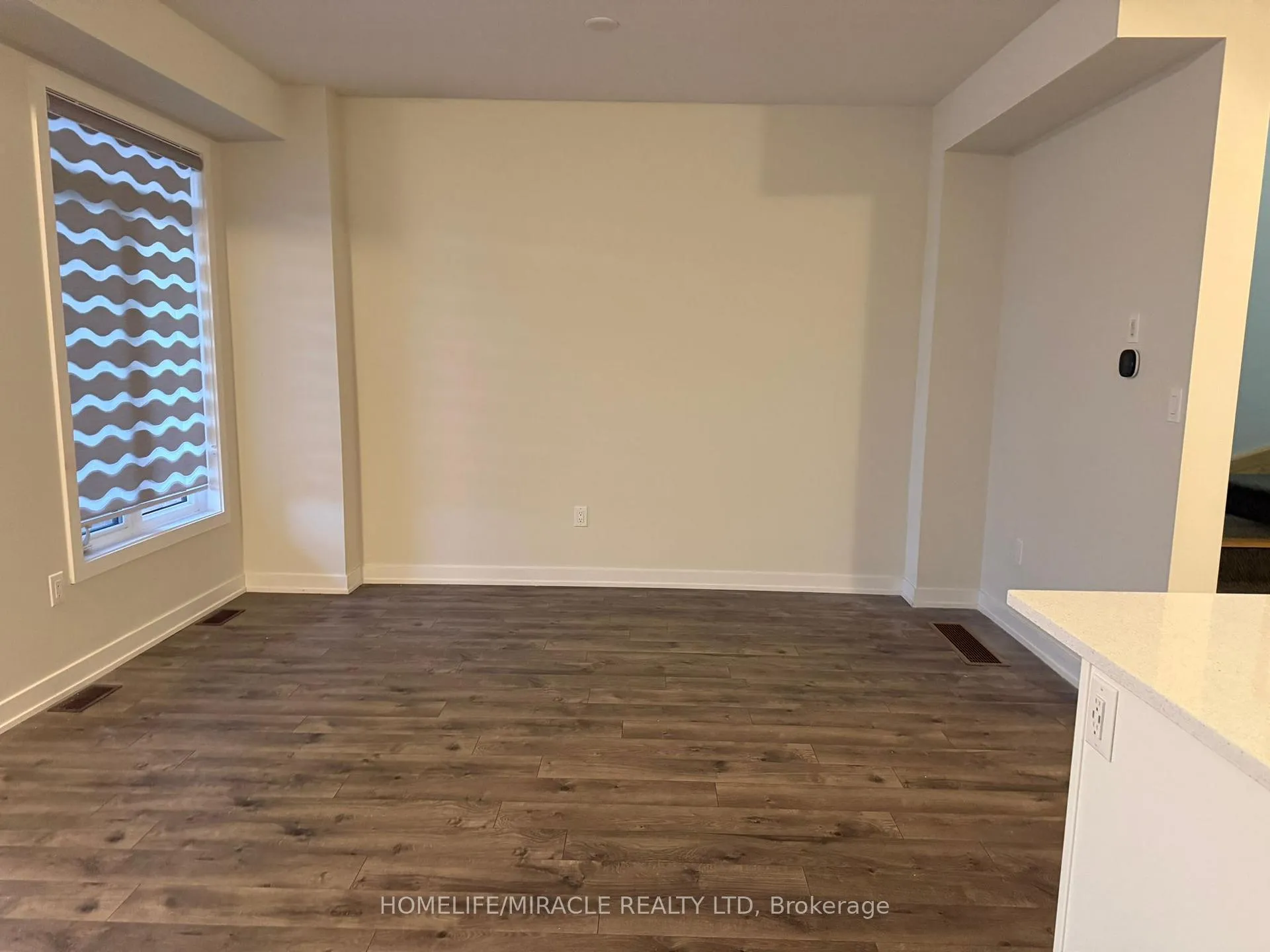 Photo 26 of Unit 132, 590 N Service Road, Hamilton, Lakeshore — HOMEH