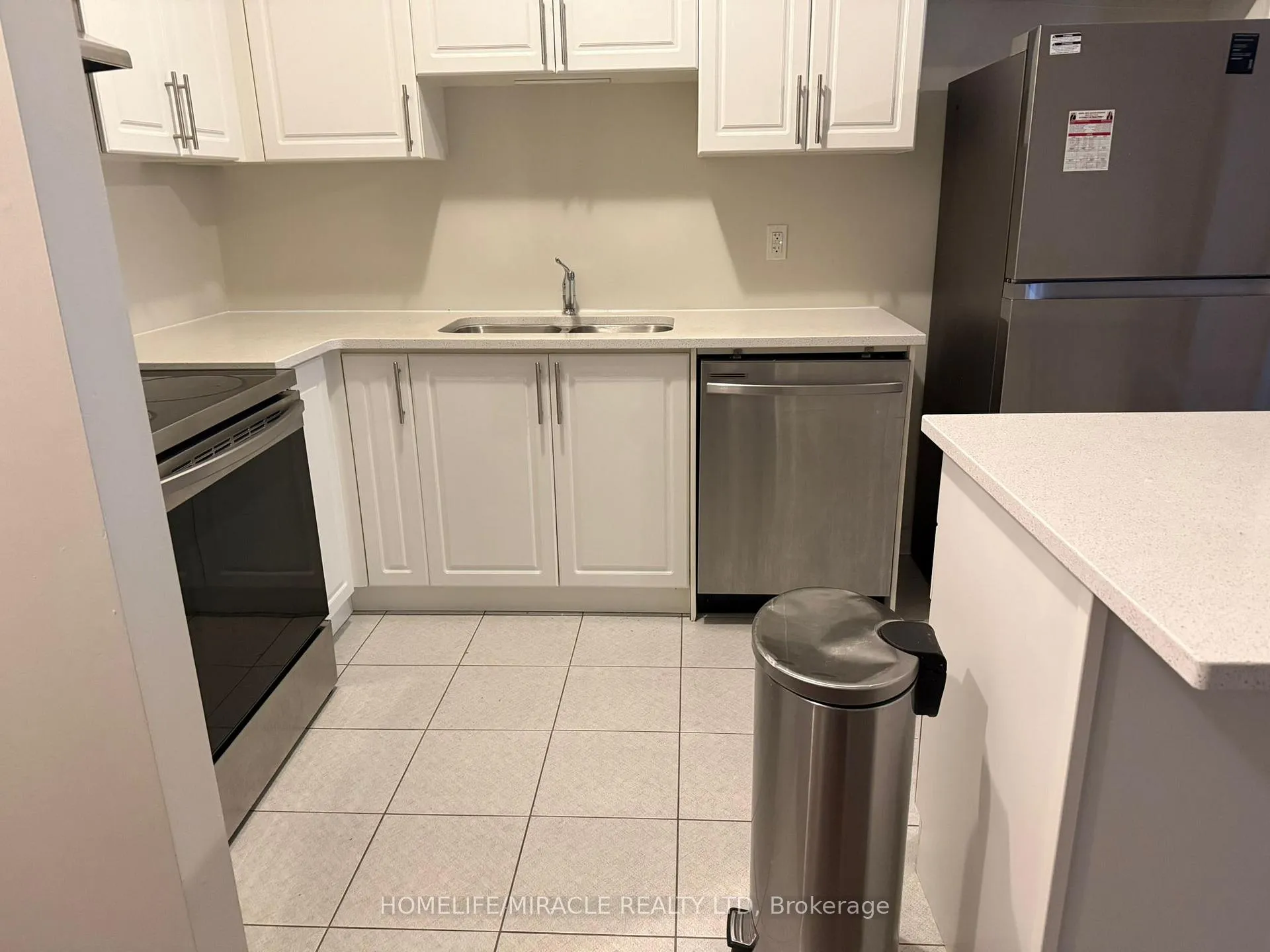 Photo 29 of Unit 132, 590 N Service Road, Hamilton, Lakeshore — HOMEH