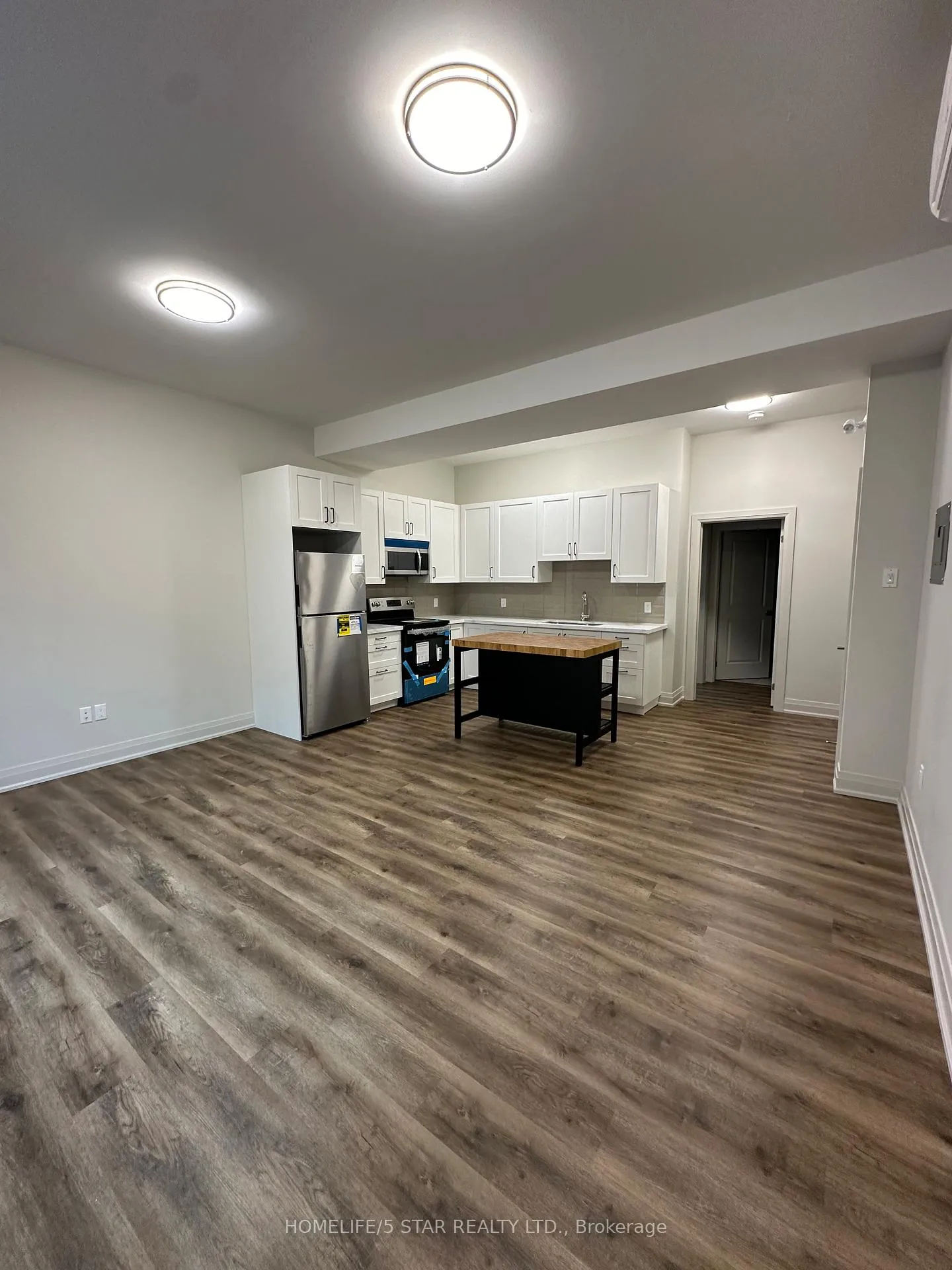 Photo 4 of Unit 204, 837 King Street E, Hamilton, Gibson — HOMEH