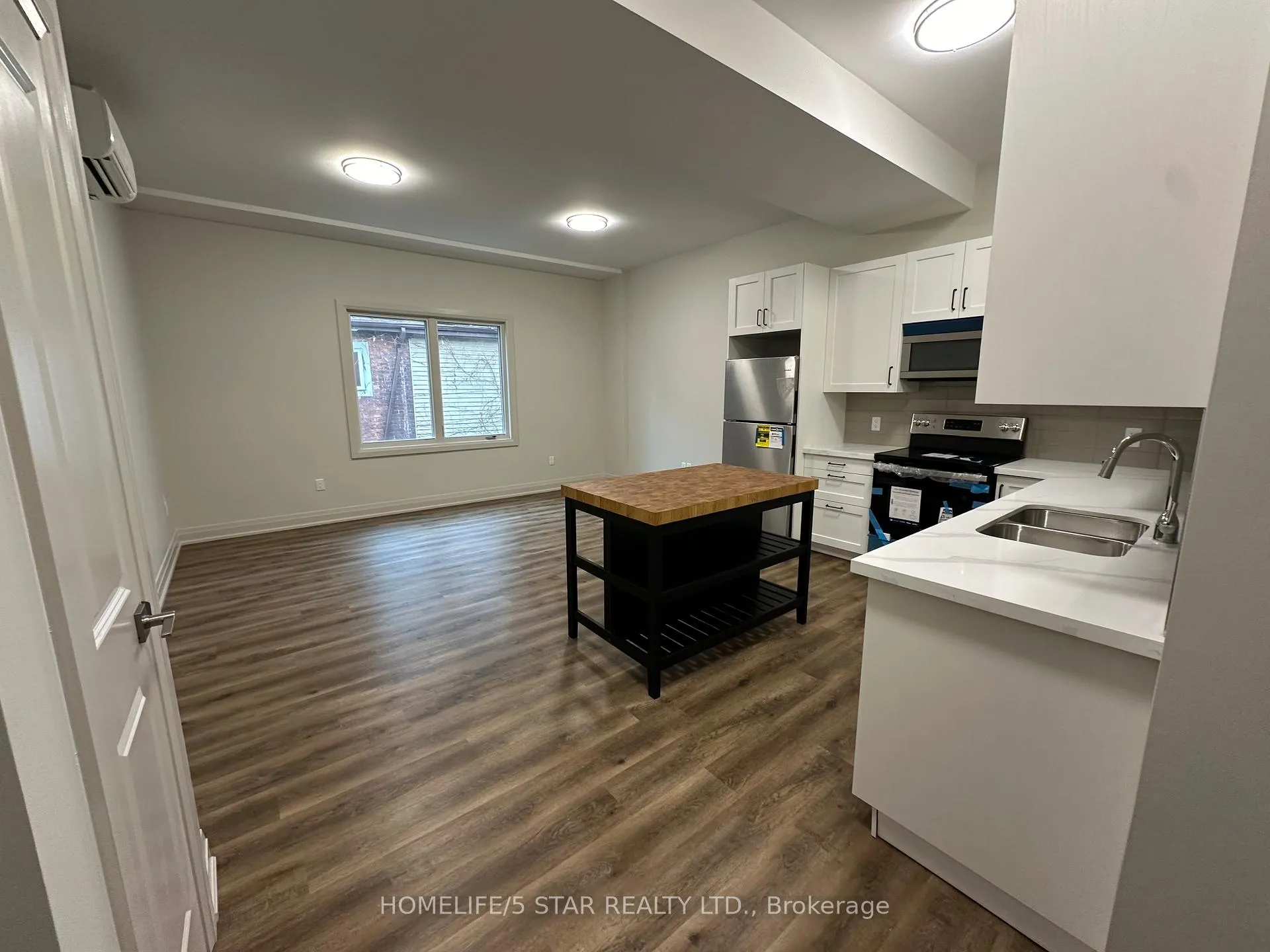 Photo 6 of Unit 204, 837 King Street E, Hamilton, Gibson — HOMEH