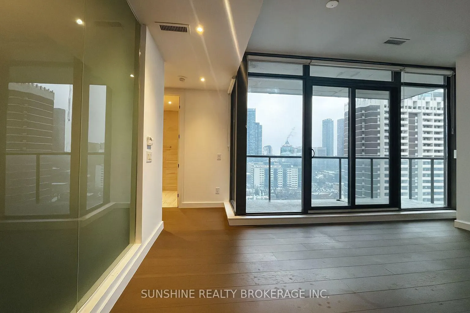Photo 8 of Unit 1708, 81 Wellesley Street E, Toronto, Church-Yonge Corridor — HOMEH