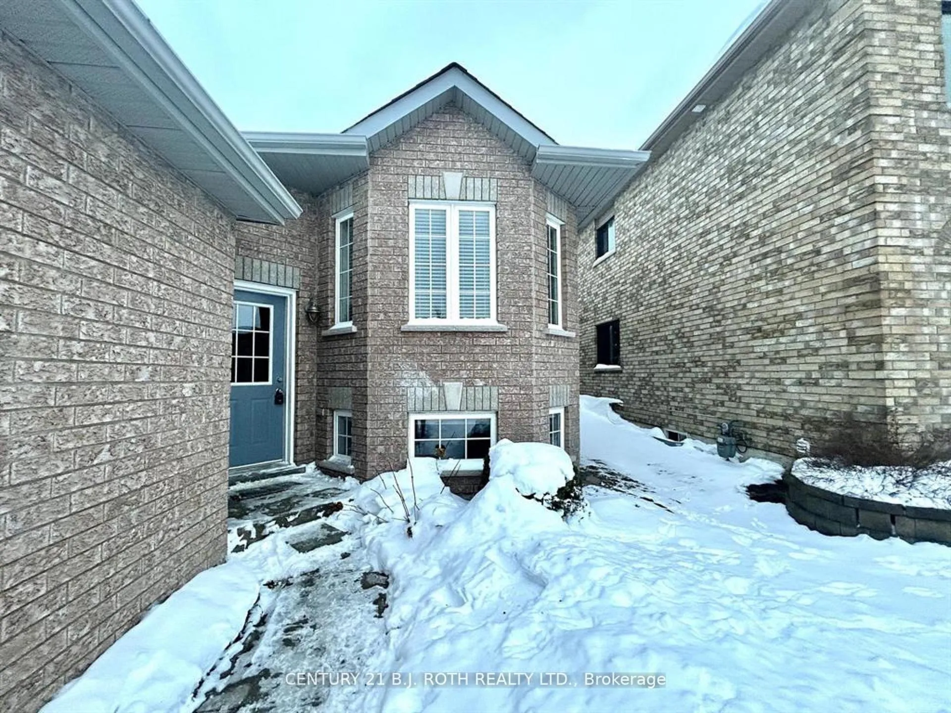 Photo 2 of Unit Lower, 140 Monique Crescent, Barrie, East Bayfield — HOMEH