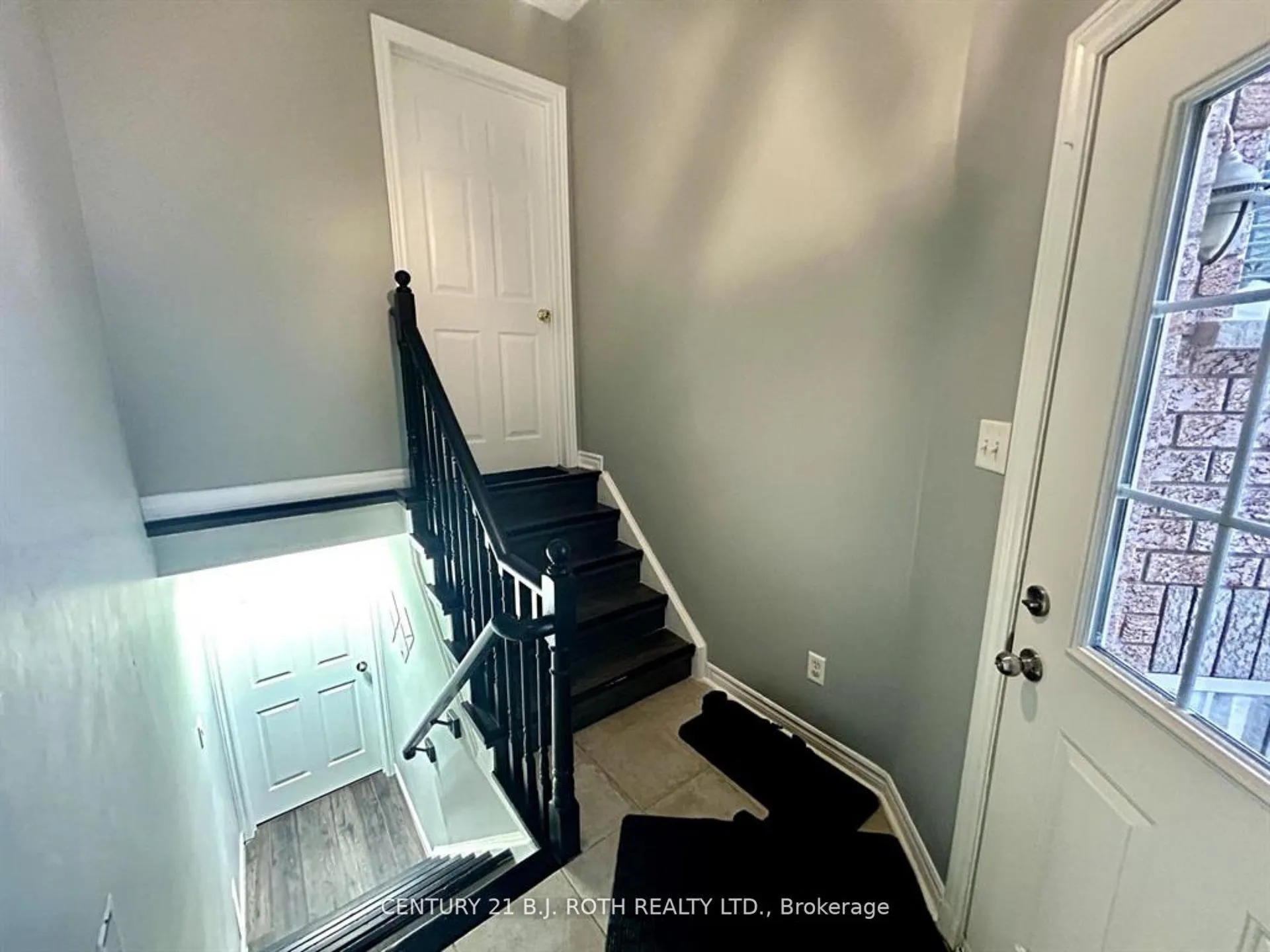 Photo 13 of Unit Lower, 140 Monique Crescent, Barrie, East Bayfield — HOMEH