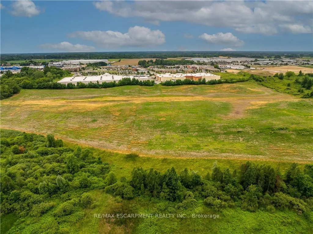 Photo 4 of Portia Drive, Hamilton, Ancaster — HOMEH