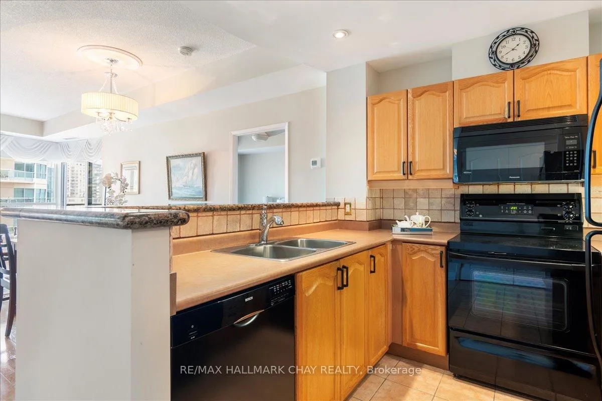 Photo 5 of Unit 508, 2 Toronto Street, Barrie, Lakeshore — HOMEH