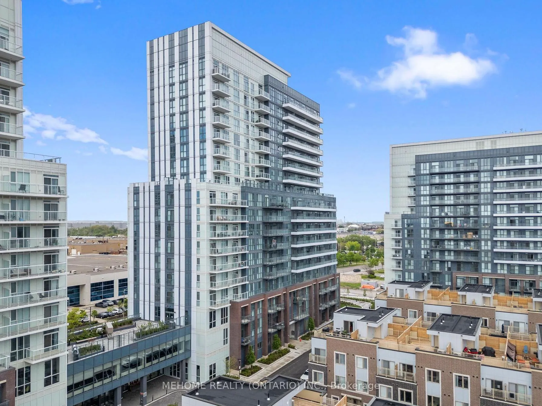 Front of Unit 1021, 38 honeycrisp Crescent