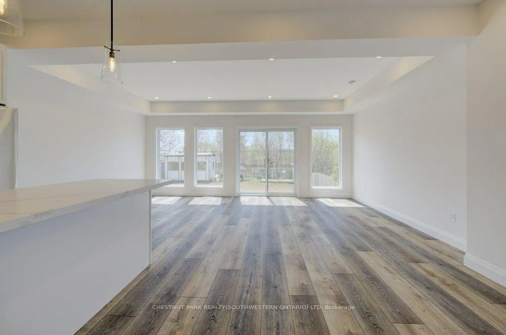 Photo 5 of 573 Guelph Street, Kitchener — HOMEH