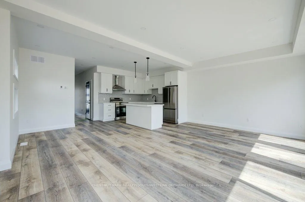 Photo 6 of 573 Guelph Street, Kitchener — HOMEH