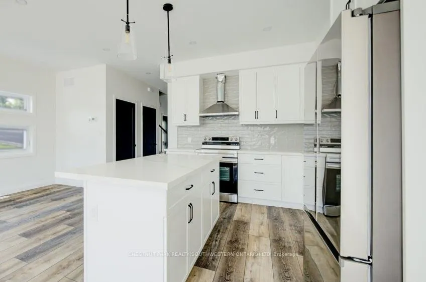 Photo 8 of 573 Guelph Street, Kitchener — HOMEH