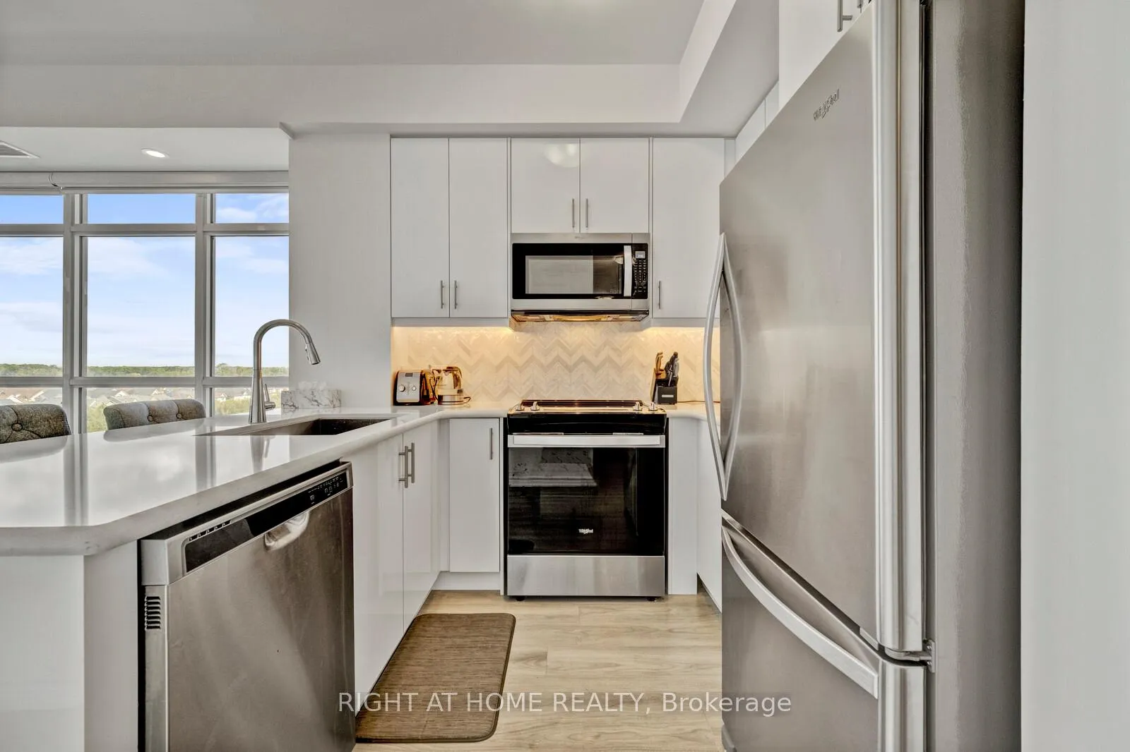Photo 3 of Unit 705, 450 Dundas Street E, Hamilton, Waterdown — HOMEH