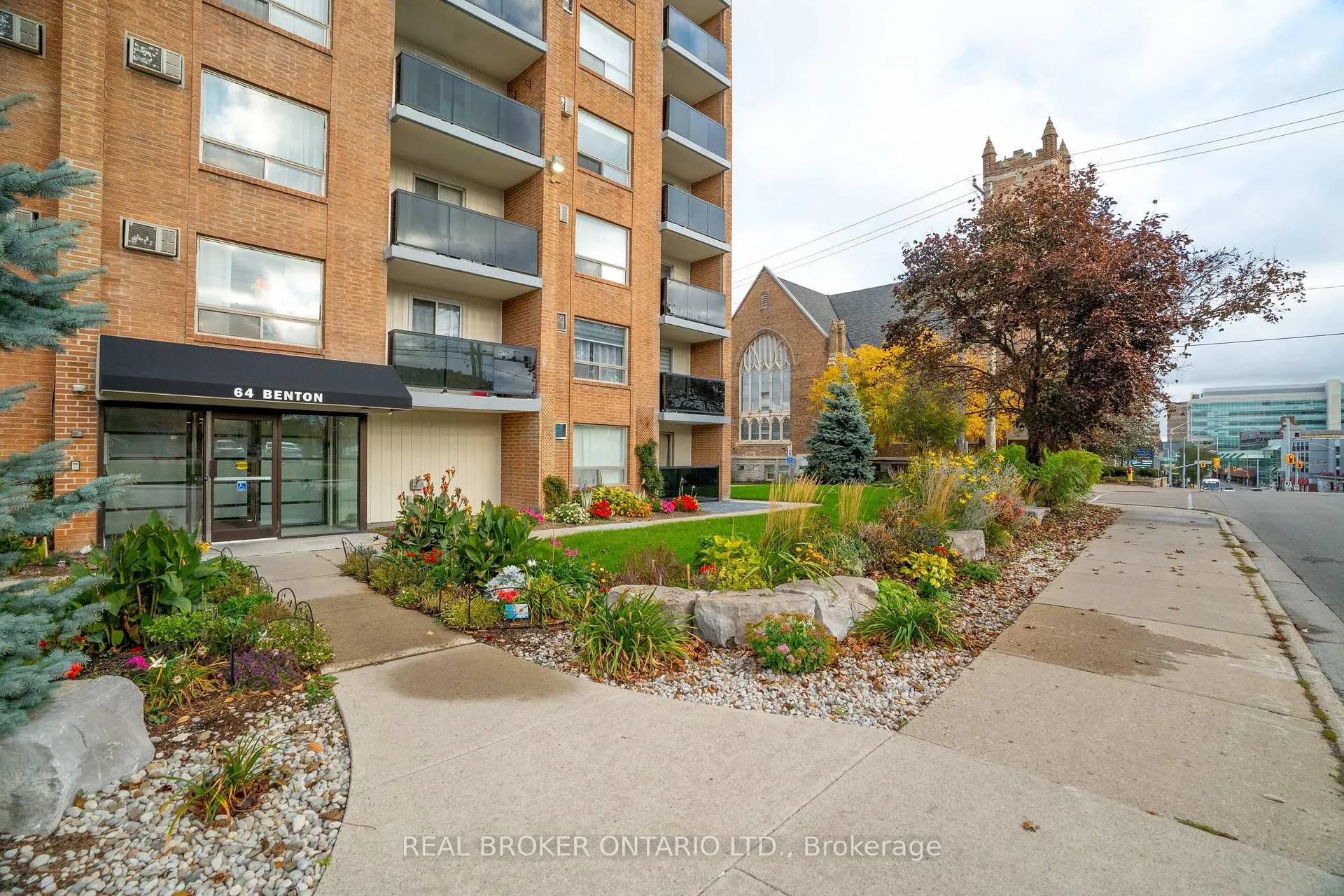 Photo 3 of Unit 602, 64 Benton Street, Kitchener, Cedar Hill — HOMEH