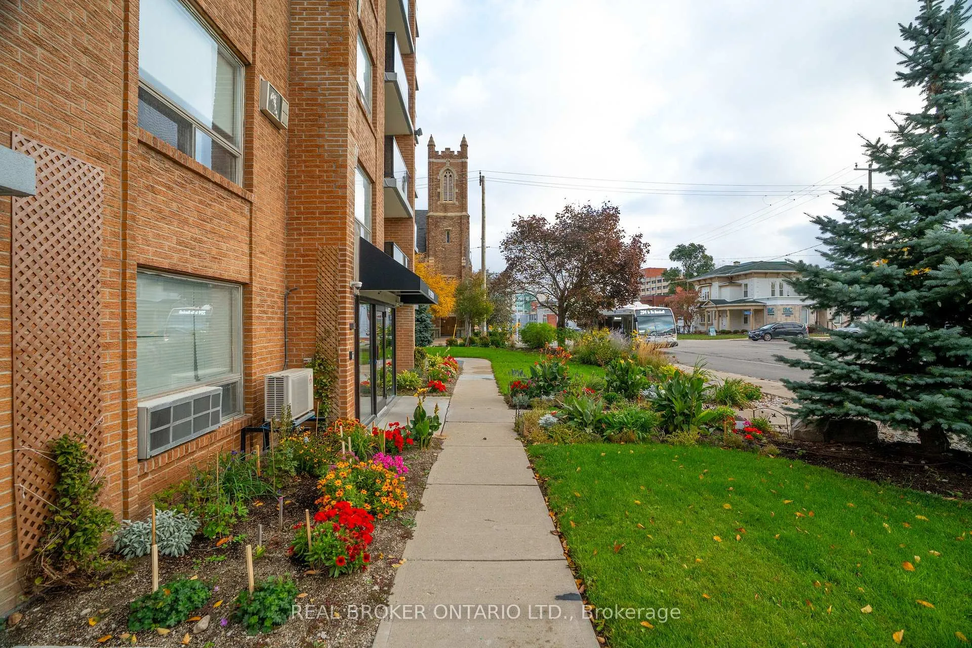 Photo 5 of Unit 602, 64 Benton Street, Kitchener, Cedar Hill — HOMEH