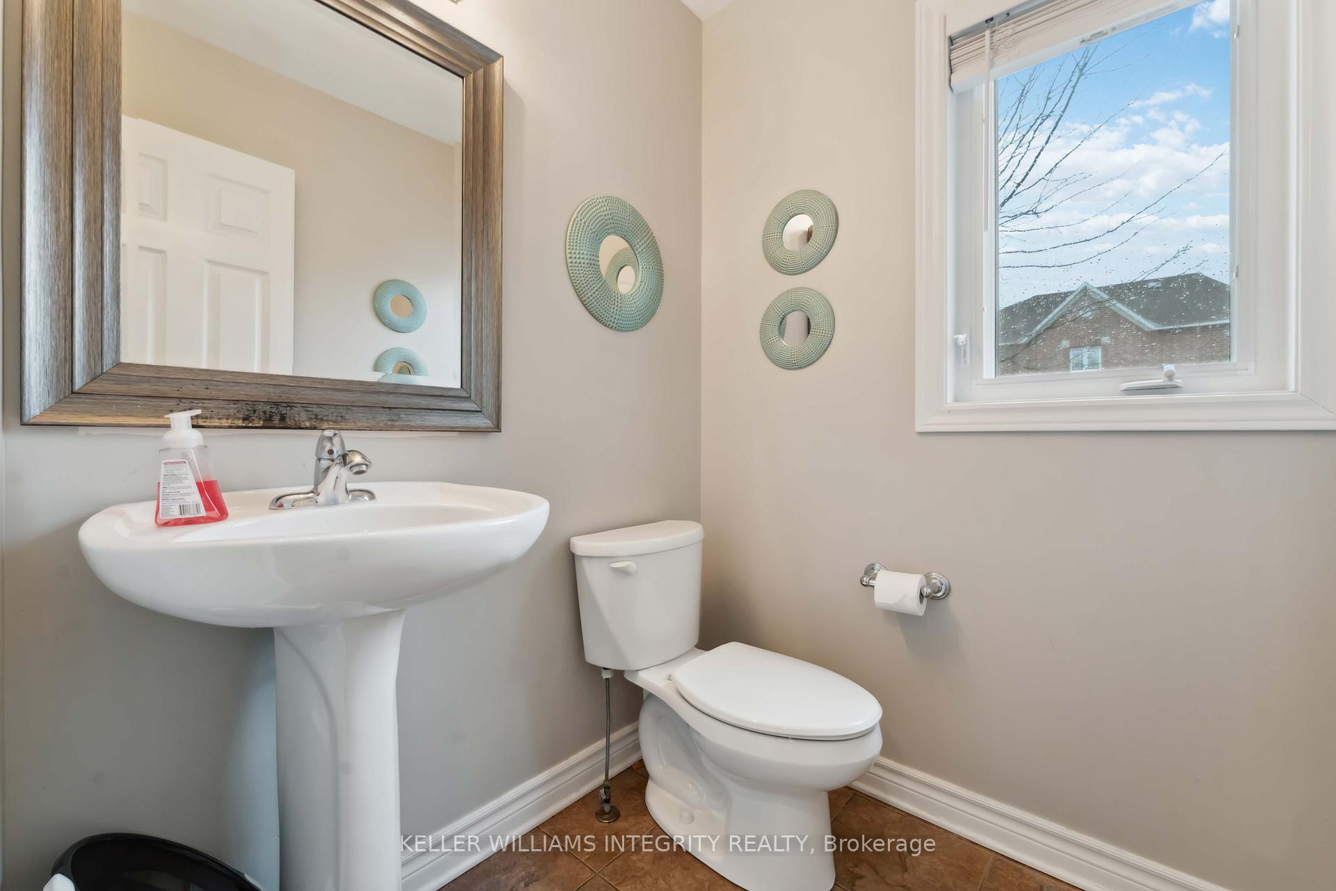 Photo 9 of 111 Tacom Circle, Ottawa, Barrhaven - Strandherd — HOMEH