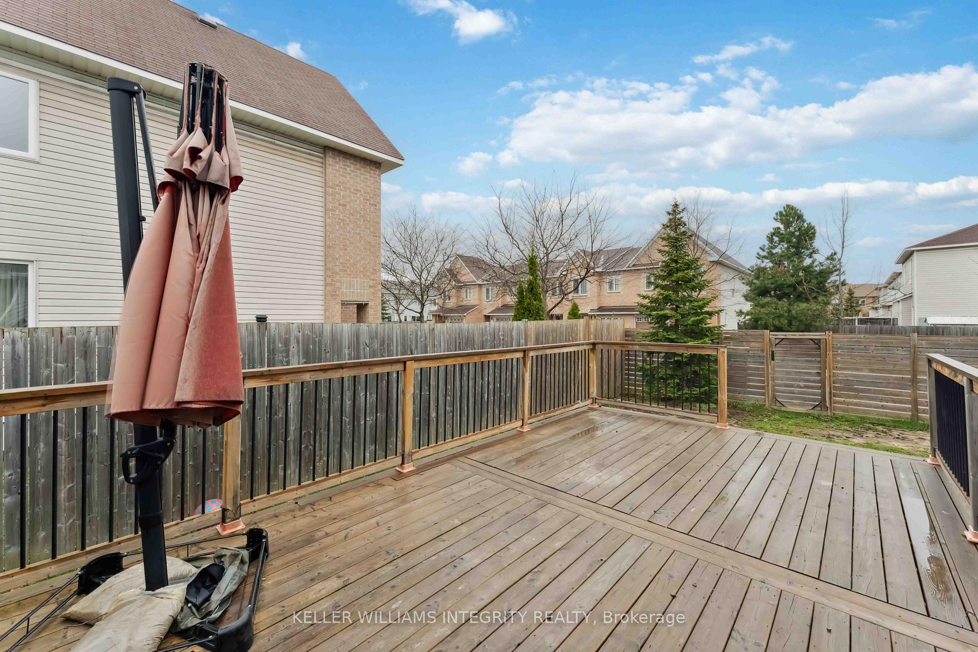 Photo 17 of 111 Tacom Circle, Ottawa, Barrhaven - Strandherd — HOMEH