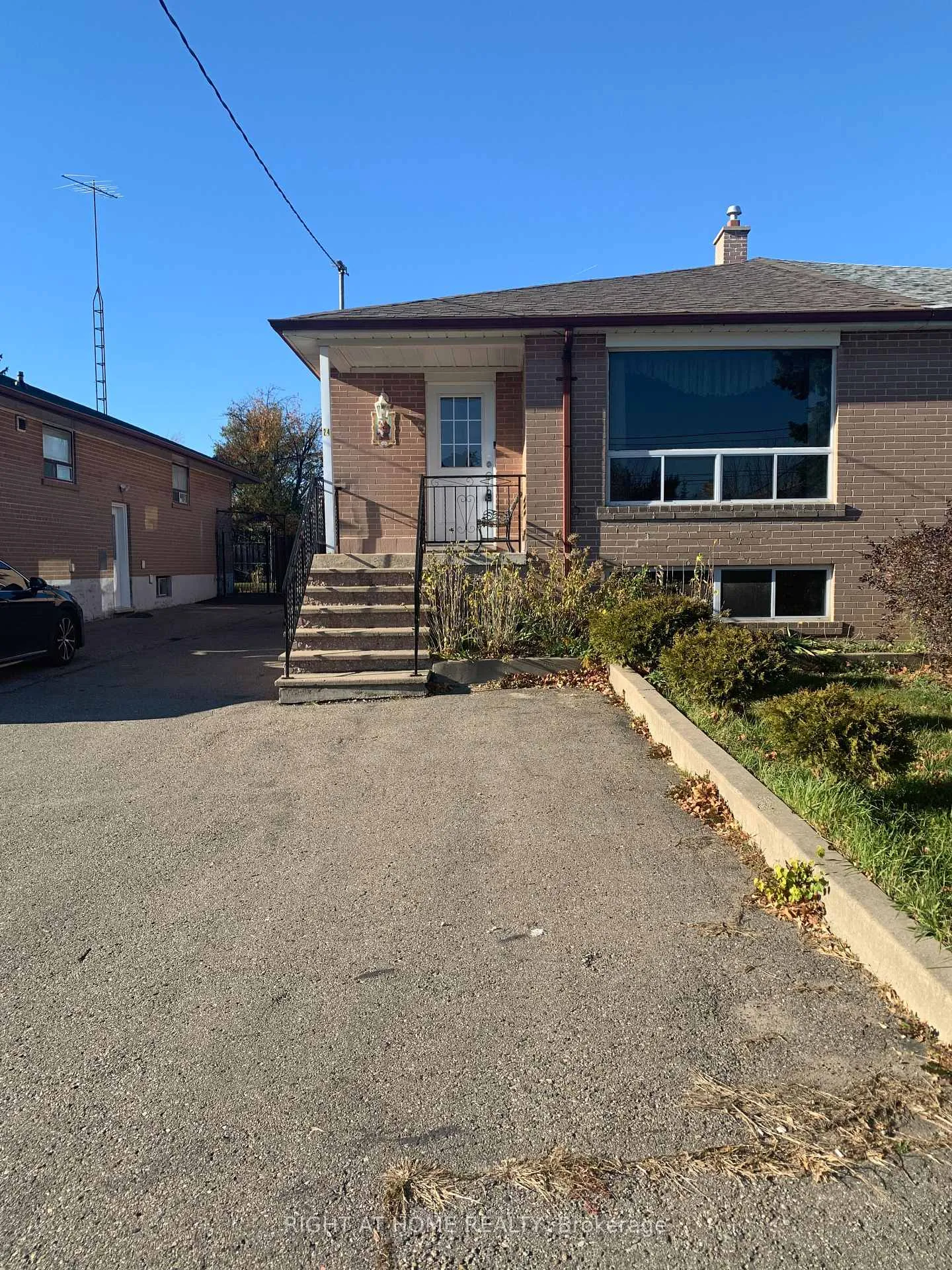 Photo 1 of 24 Dean Street, Brampton, Brampton East — HOMEH