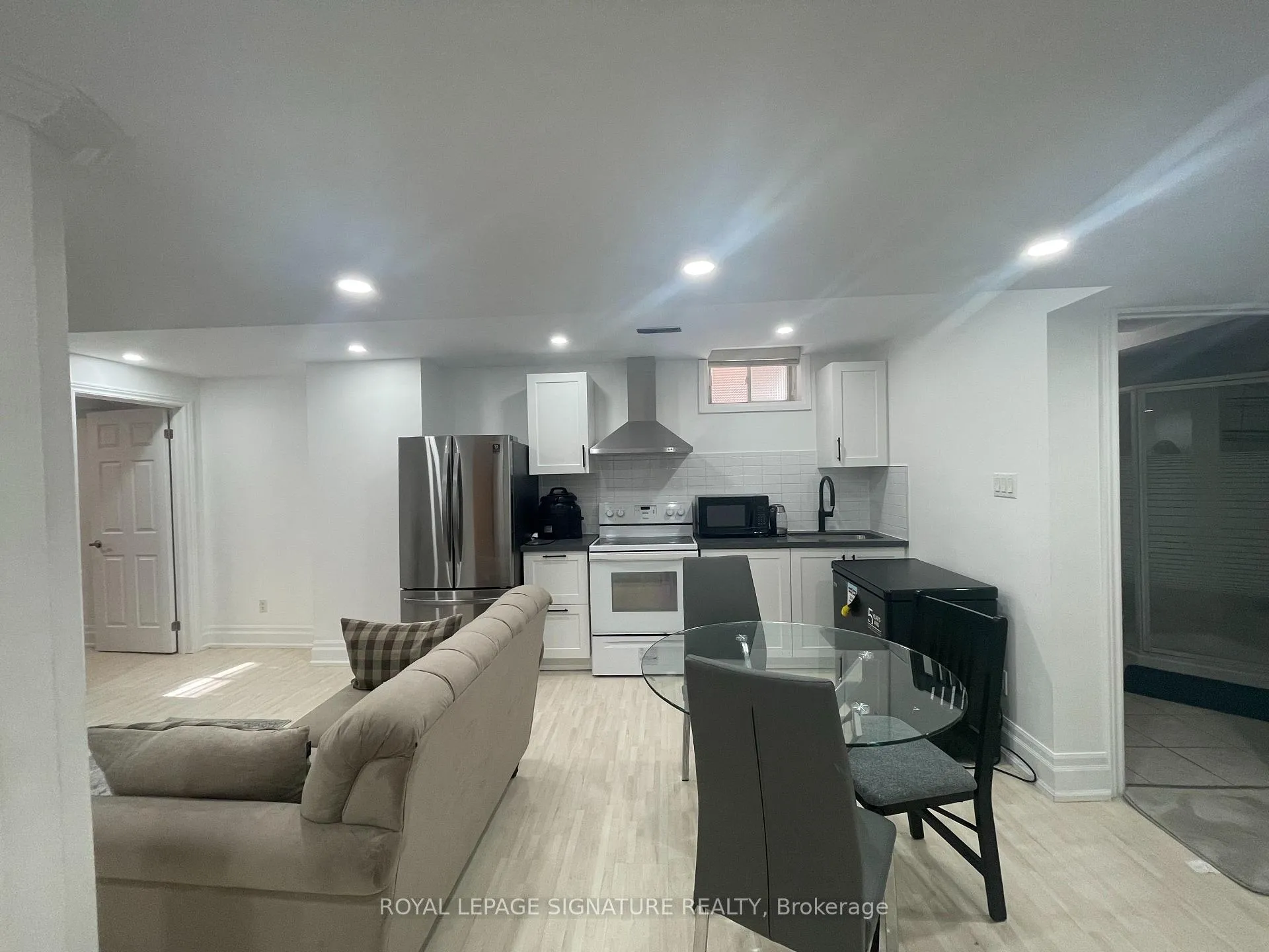 Photo 3 of 81 Serene Way, Markham, Thornhill — HOMEH