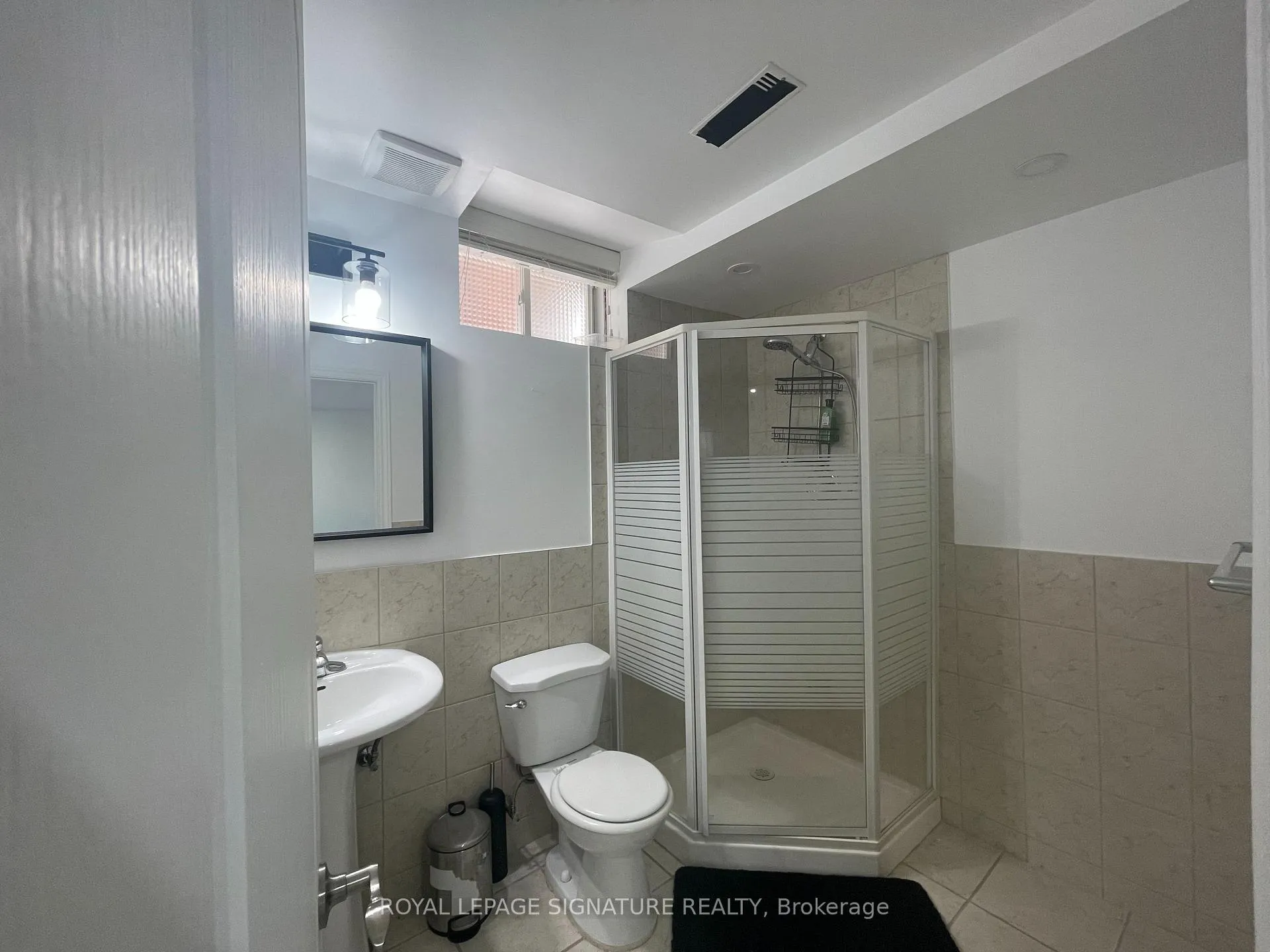 Photo 8 of 81 Serene Way, Markham, Thornhill — HOMEH