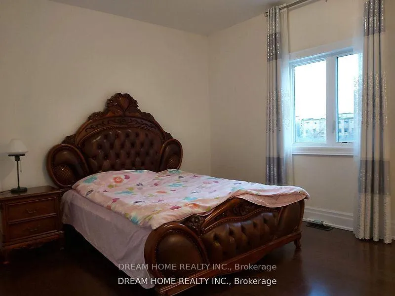 Photo 5 of 96 hamster Crescent, Aurora, Bayview Northeast — HOMEH