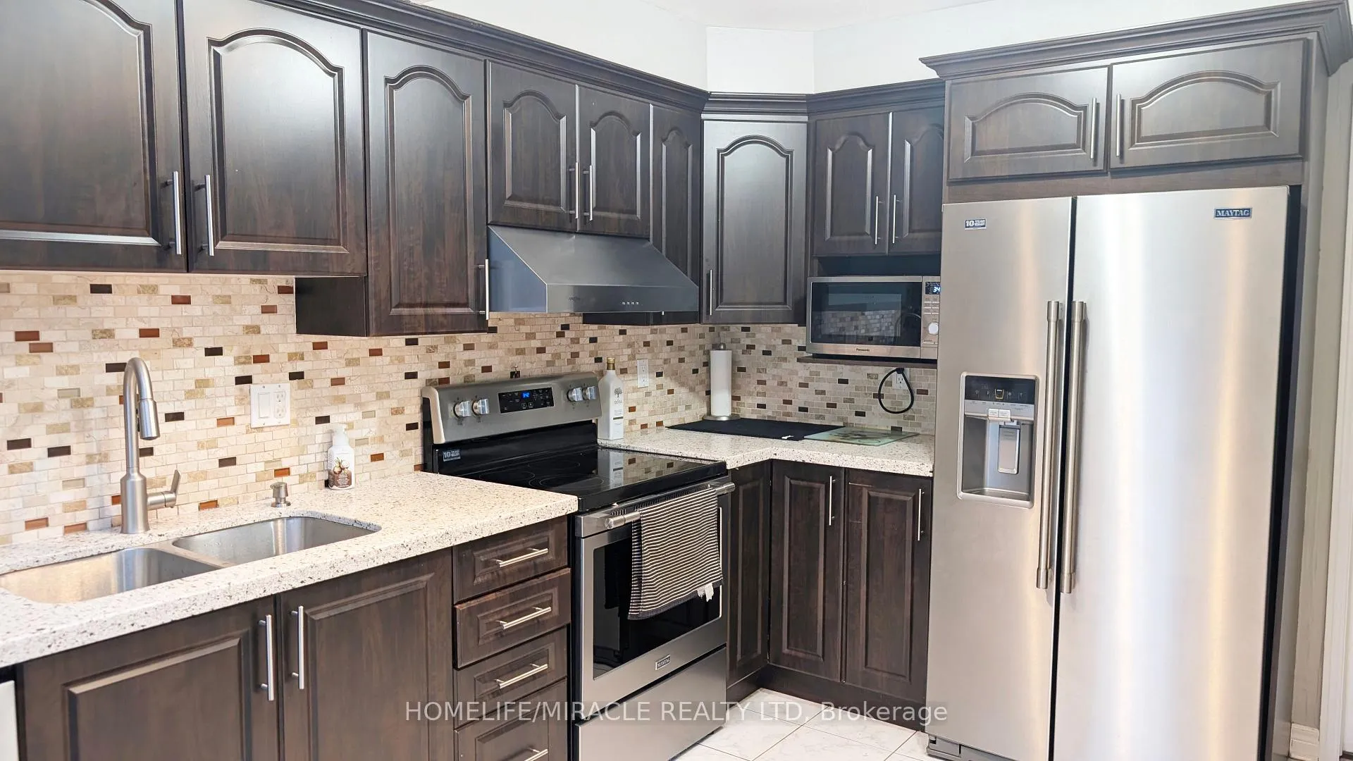 Photo 4 of Unit upper, 51 Rocky Mountain Crescent, Brampton, Sandringham-Wellington — HOMEH