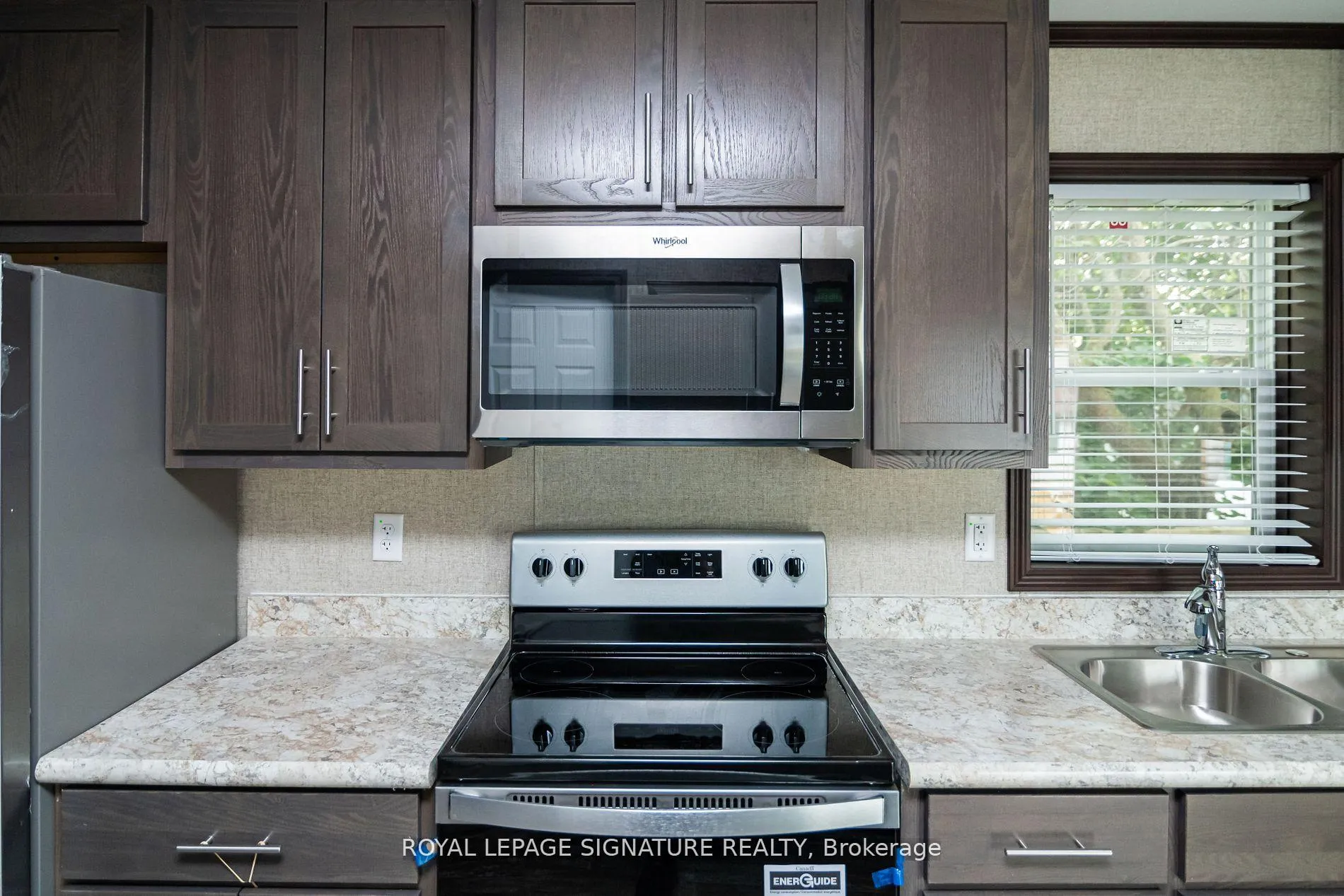 Photo 8 of 142 Regency Drive, Chatham-Kent, Chatham — HOMEH