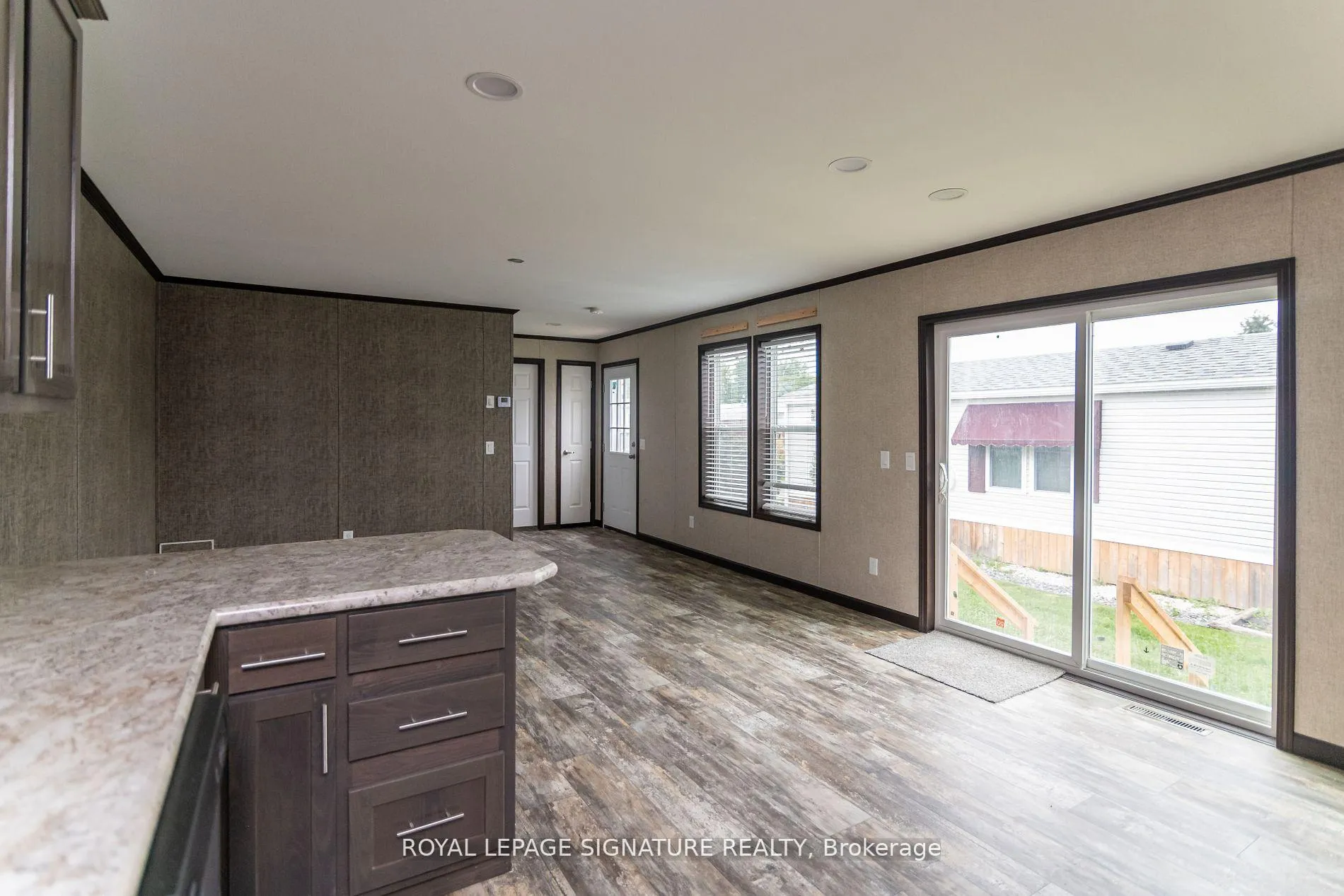 Photo 14 of 142 Regency Drive, Chatham-Kent, Chatham — HOMEH
