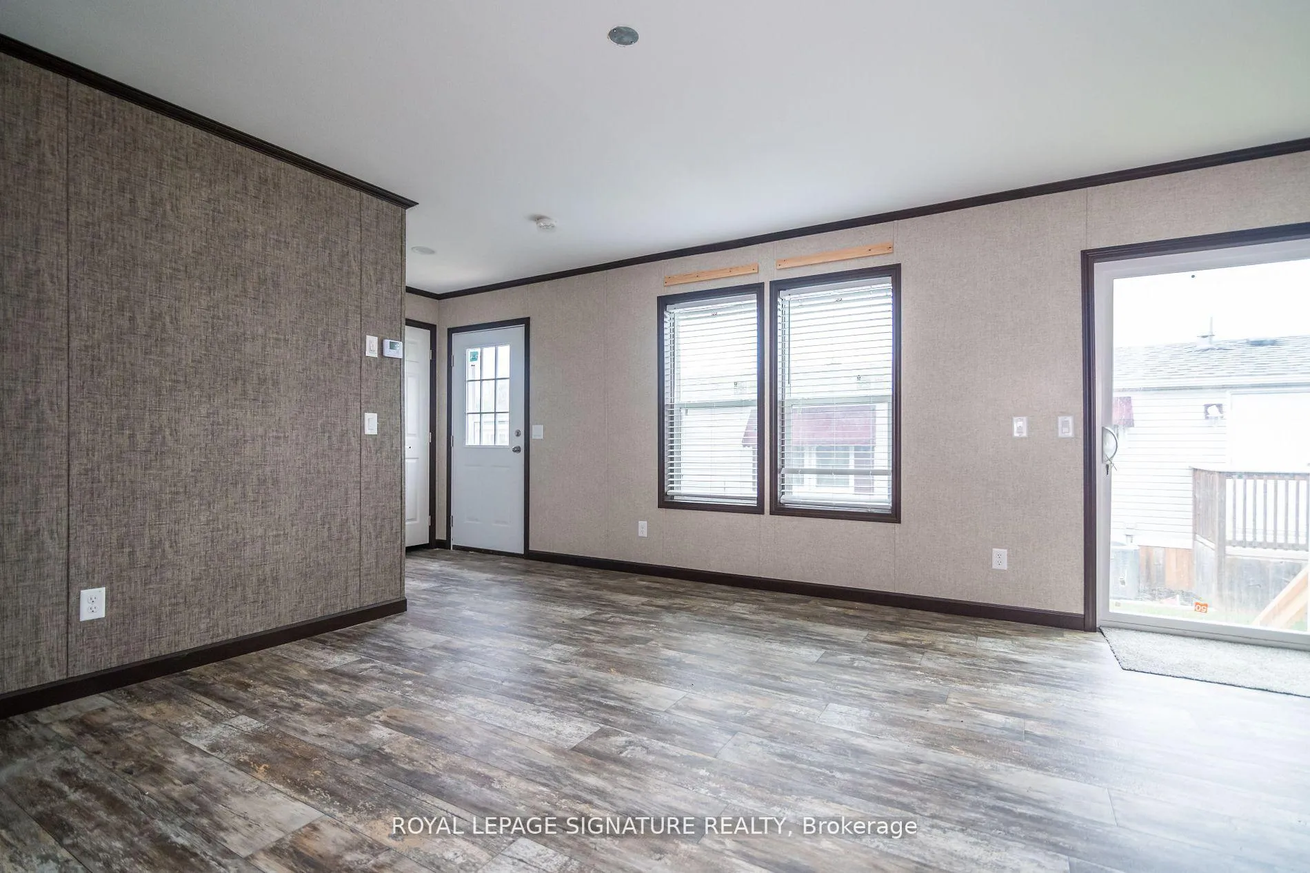 Photo 15 of 142 Regency Drive, Chatham-Kent, Chatham — HOMEH