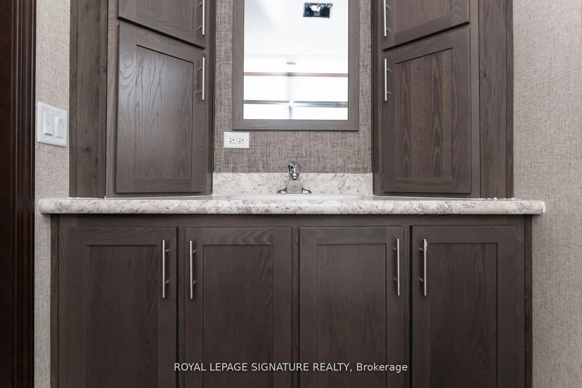 Photo 22 of 142 Regency Drive, Chatham-Kent, Chatham — HOMEH