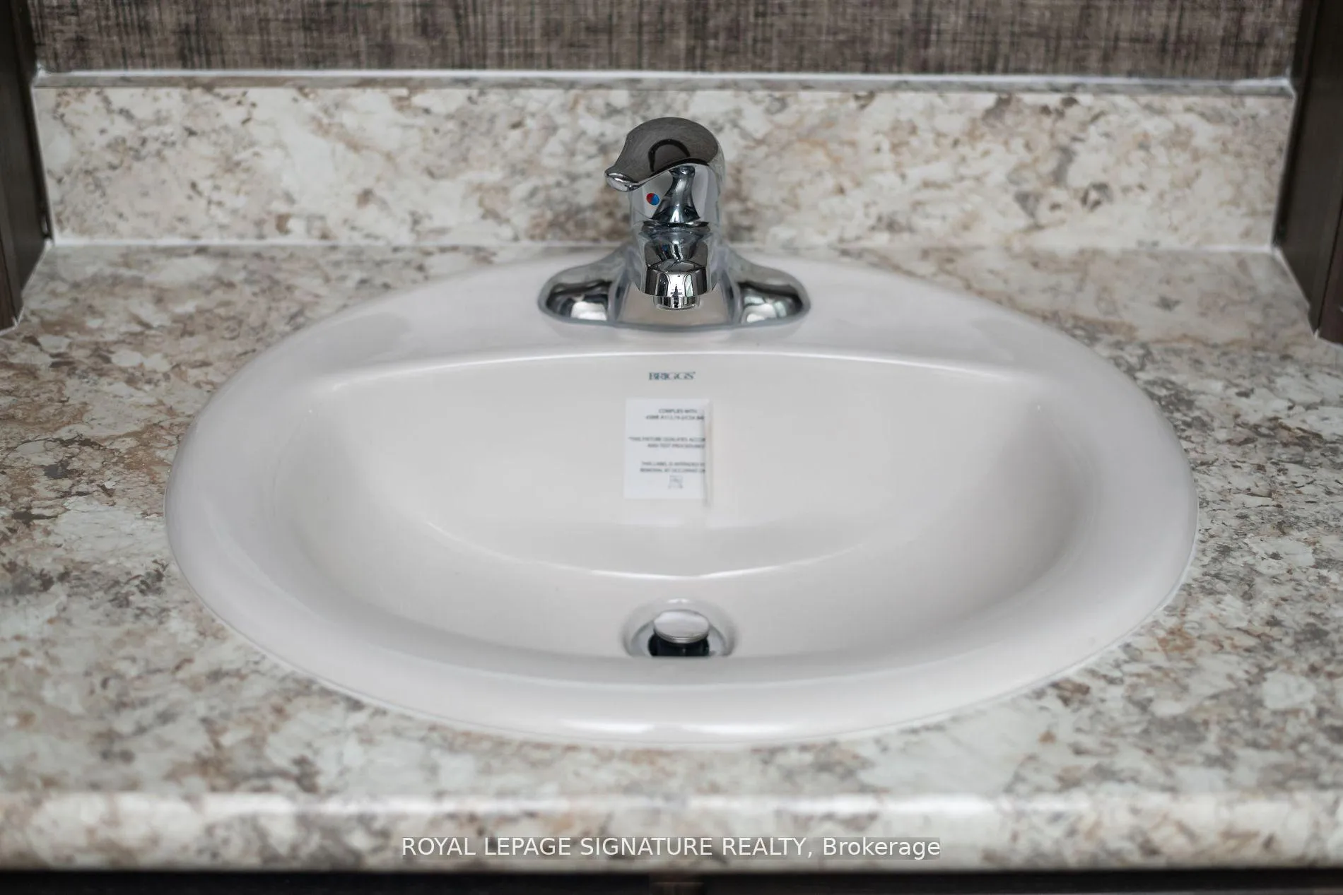 Photo 27 of 142 Regency Drive, Chatham-Kent, Chatham — HOMEH