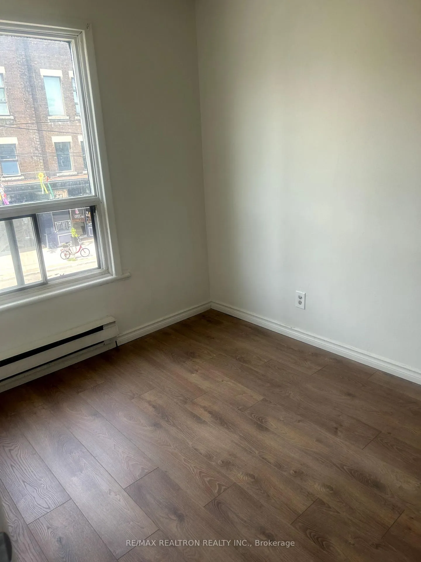 Photo 7 of Unit 5, 1299 Gerrard Street E, Toronto, Greenwood-Coxwell — HOMEH