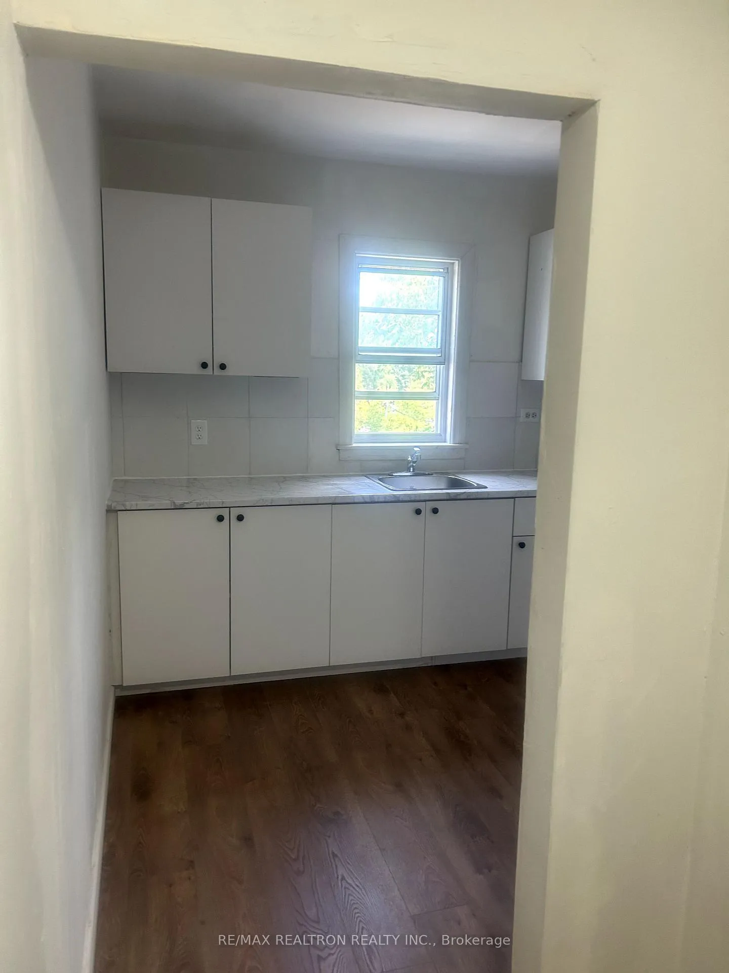 Photo 9 of Unit 5, 1299 Gerrard Street E, Toronto, Greenwood-Coxwell — HOMEH