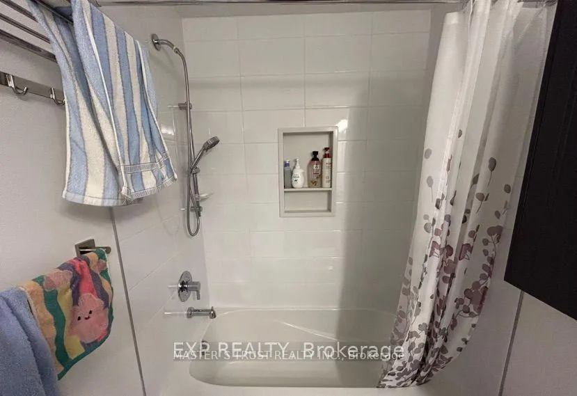 Photo 4 of Unit Room 1, 21 Jack Carson Drive, Markham, Cornell — HOMEH