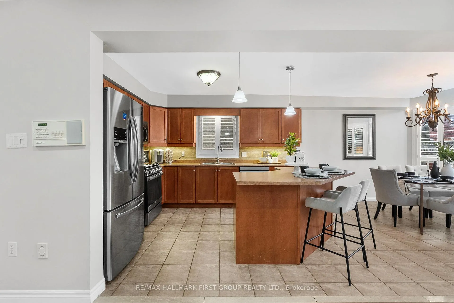Photo 9 of 574 Clearsky Avenue, Oshawa, Taunton — HOMEH