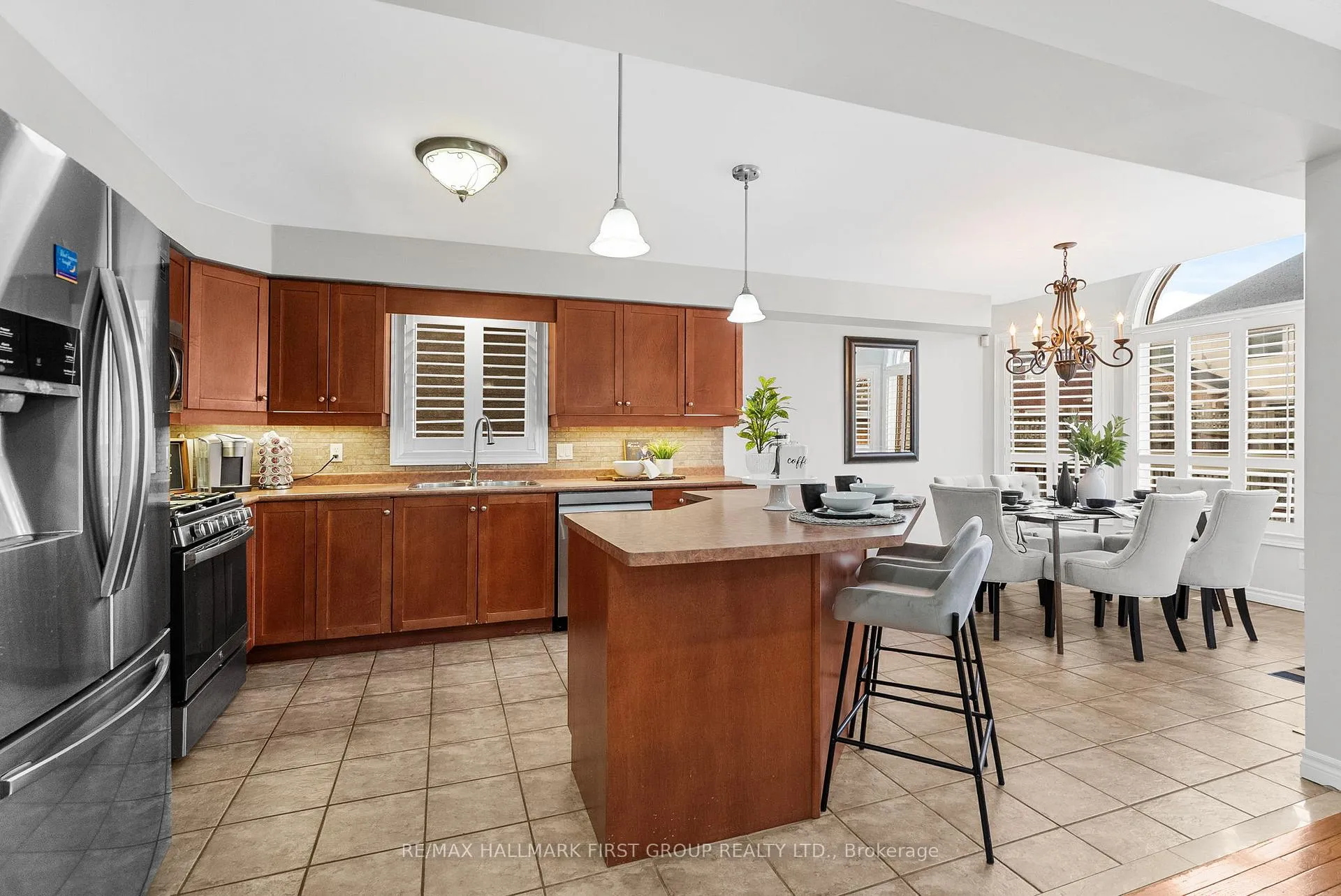 Photo 10 of 574 Clearsky Avenue, Oshawa, Taunton — HOMEH