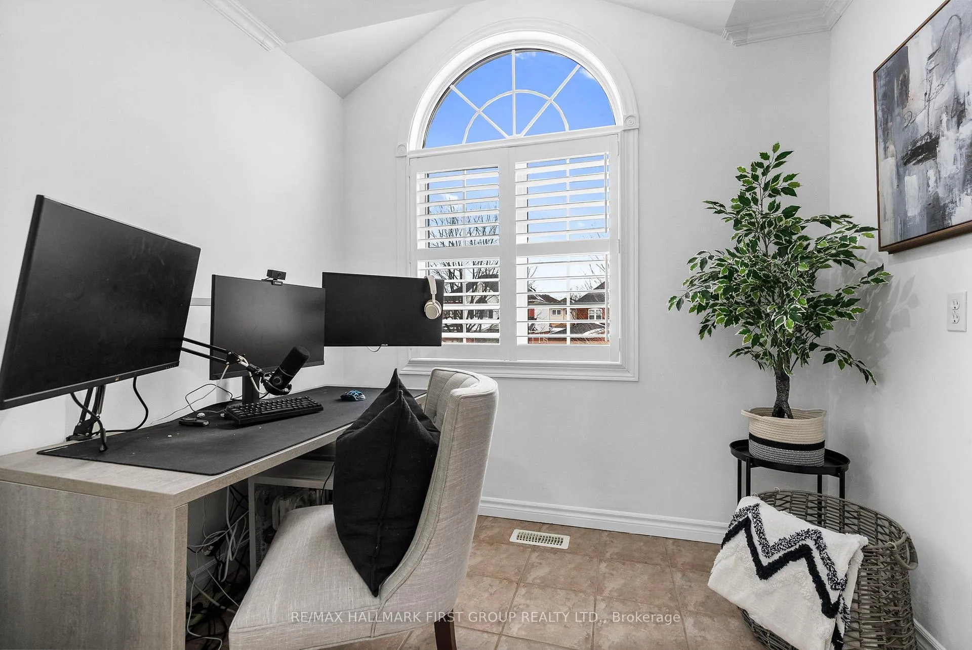 Photo 17 of 574 Clearsky Avenue, Oshawa, Taunton — HOMEH