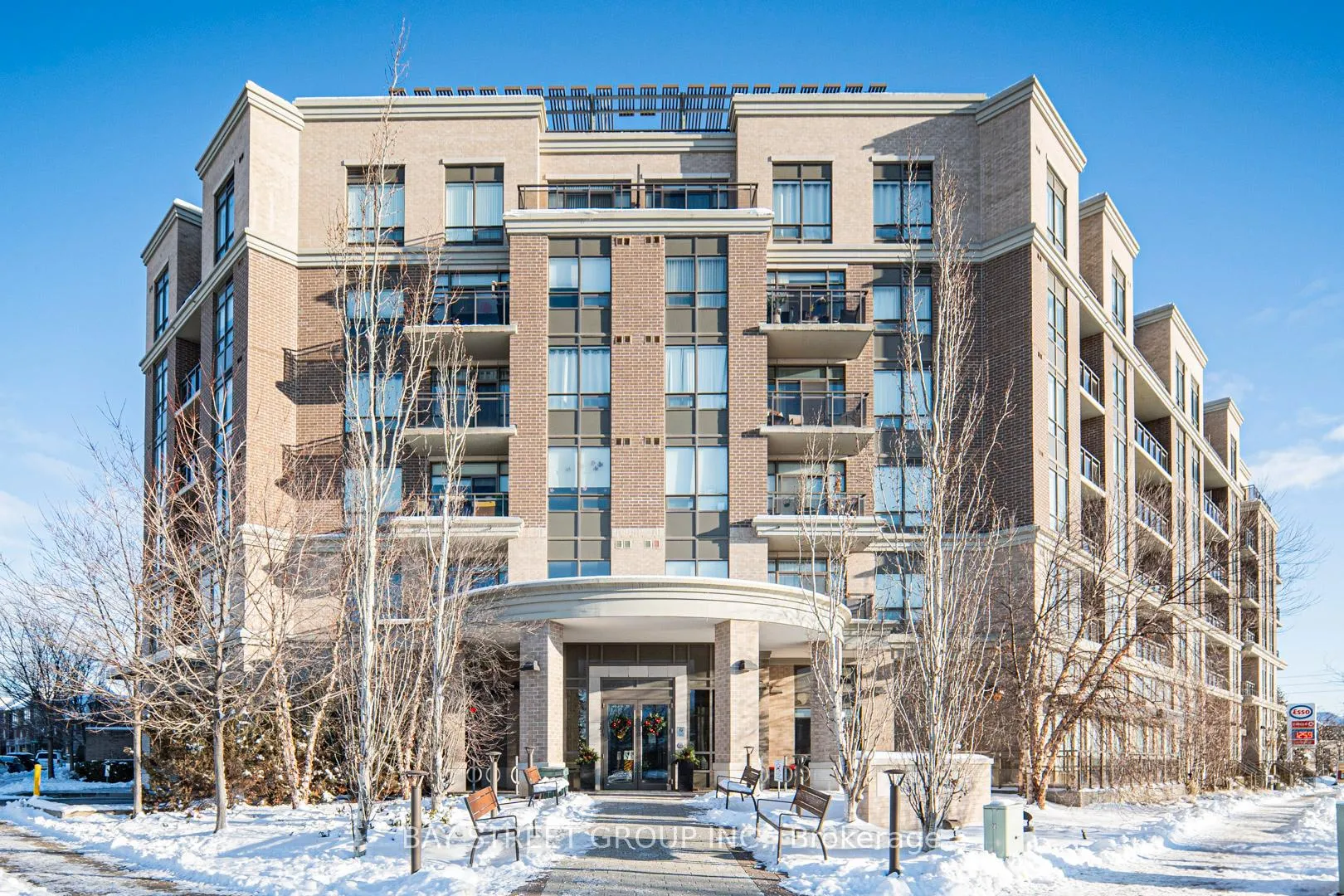 Front of Unit 528, 540 Bur Oak Avenue