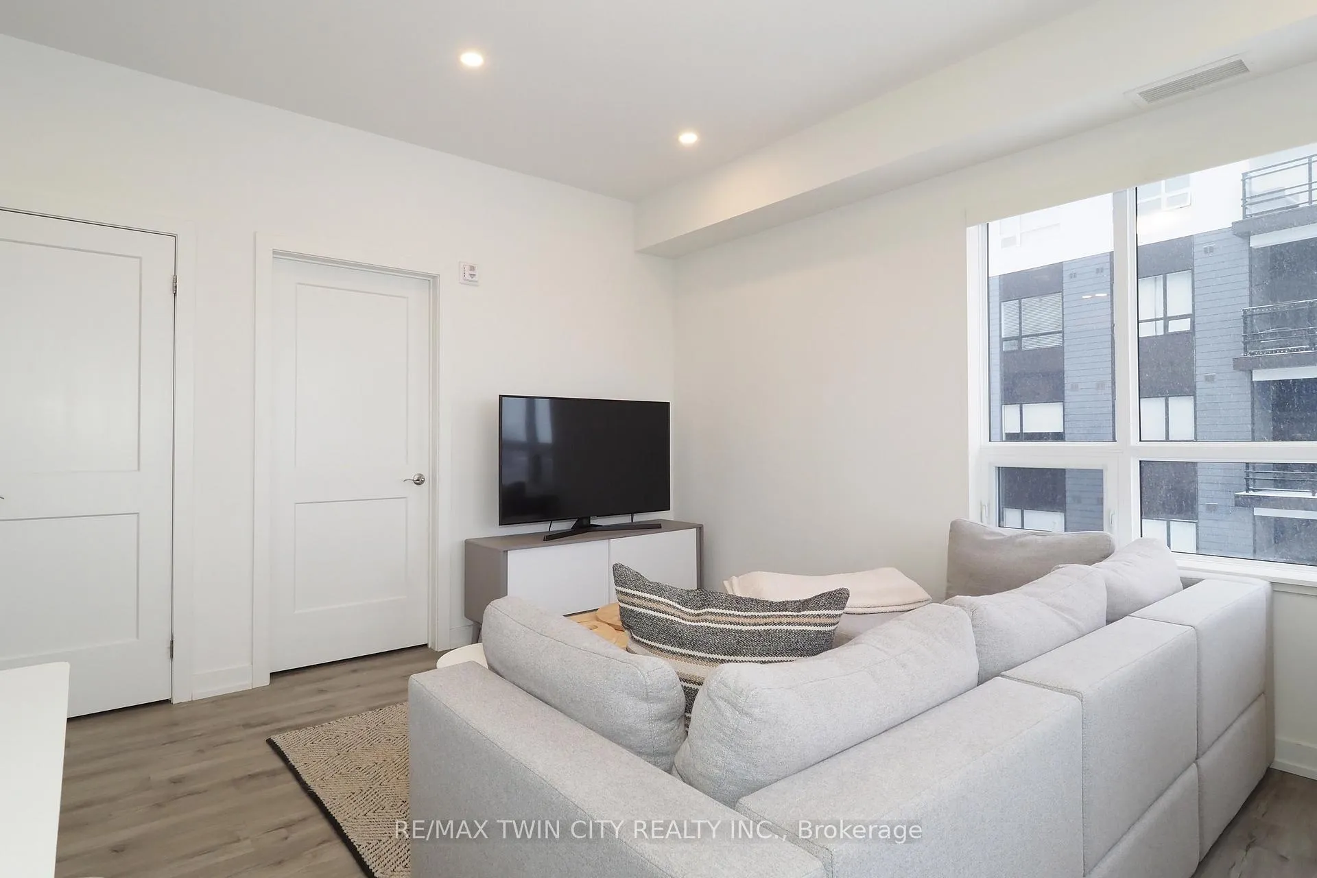 Photo 14 of Unit 415, 247 Northfield Drive E, Waterloo — HOMEH