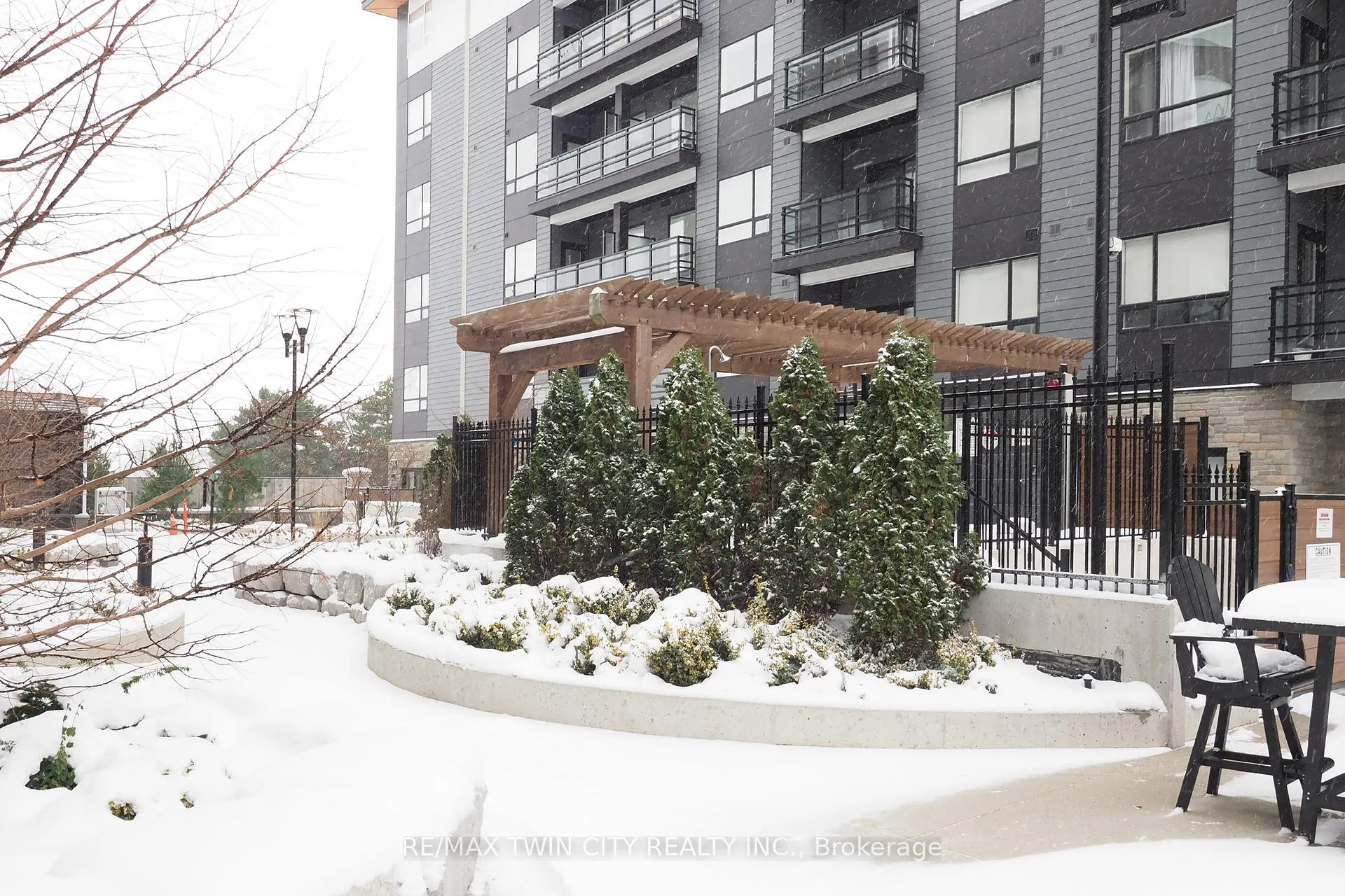Photo 33 of Unit 415, 247 Northfield Drive E, Waterloo — HOMEH