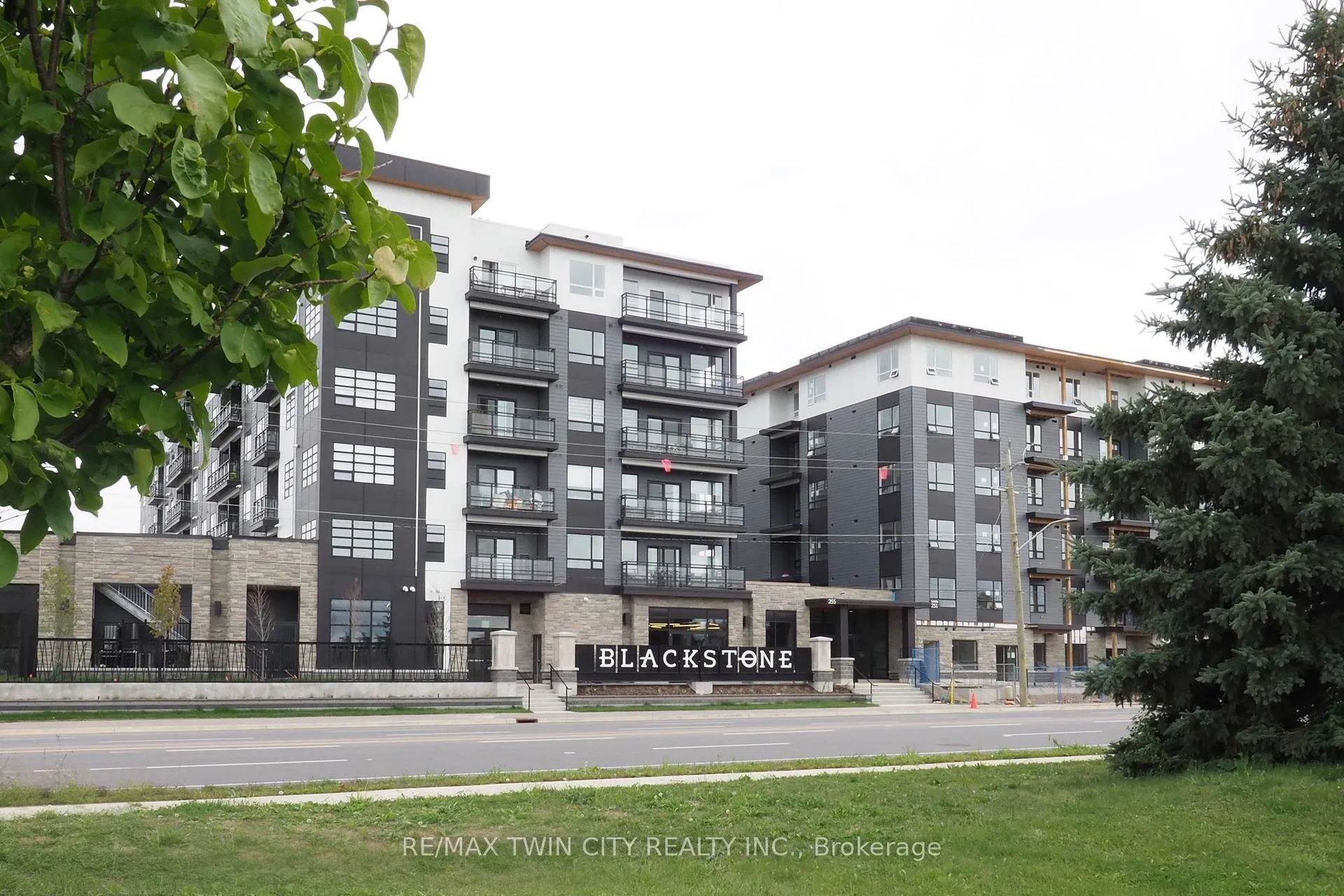 Photo 35 of Unit 415, 247 Northfield Drive E, Waterloo — HOMEH