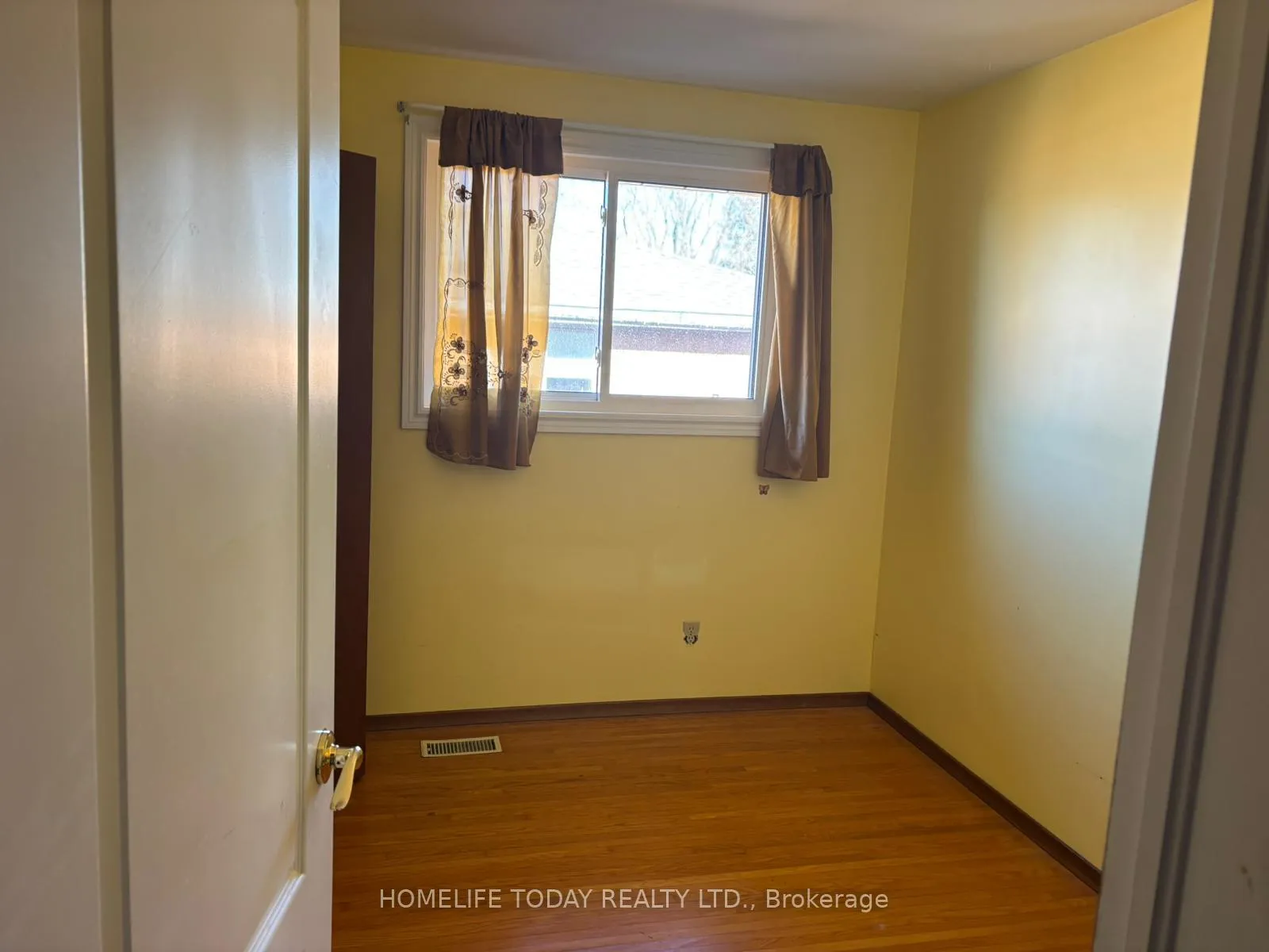 Photo 12 of Unit Main, 543 Glendene Crescent, Waterloo — HOMEH