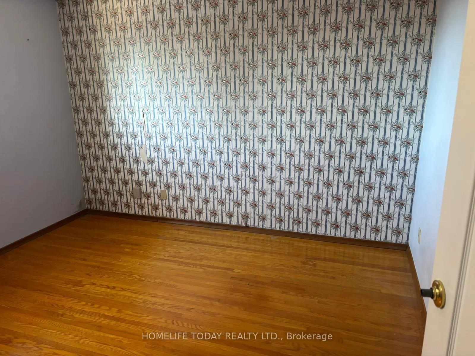 Photo 14 of Unit Main, 543 Glendene Crescent, Waterloo — HOMEH