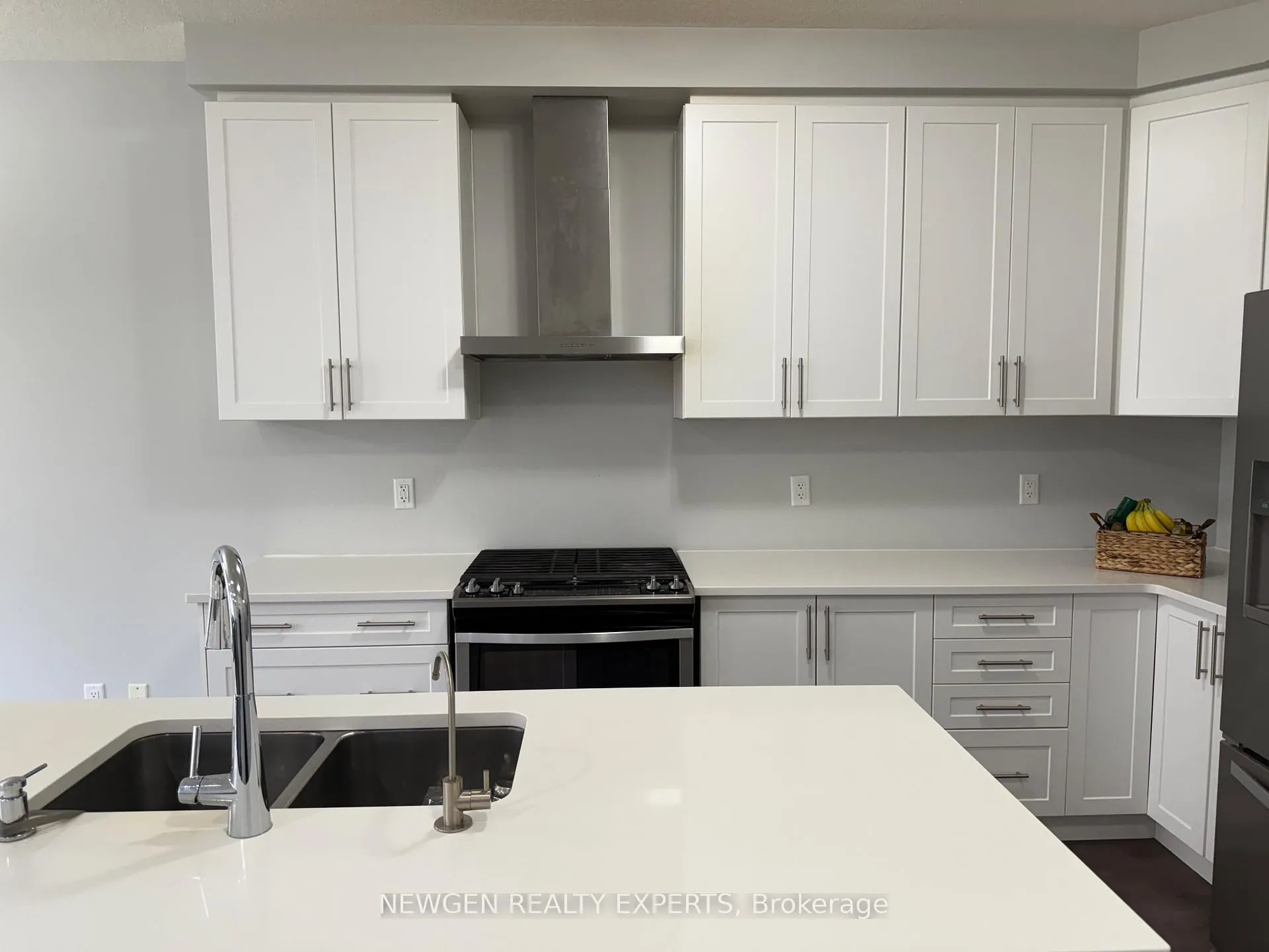 Photo 5 of 11 Gleason Crescent, Kitchener — HOMEH