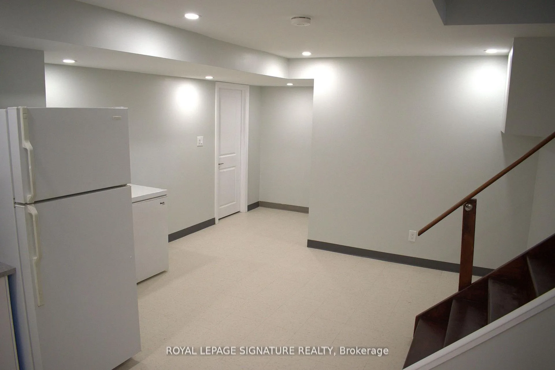 Photo 6 of Unit Bsmt, 709 Upper Paradise Road, Hamilton, Gilkson — HOMEH